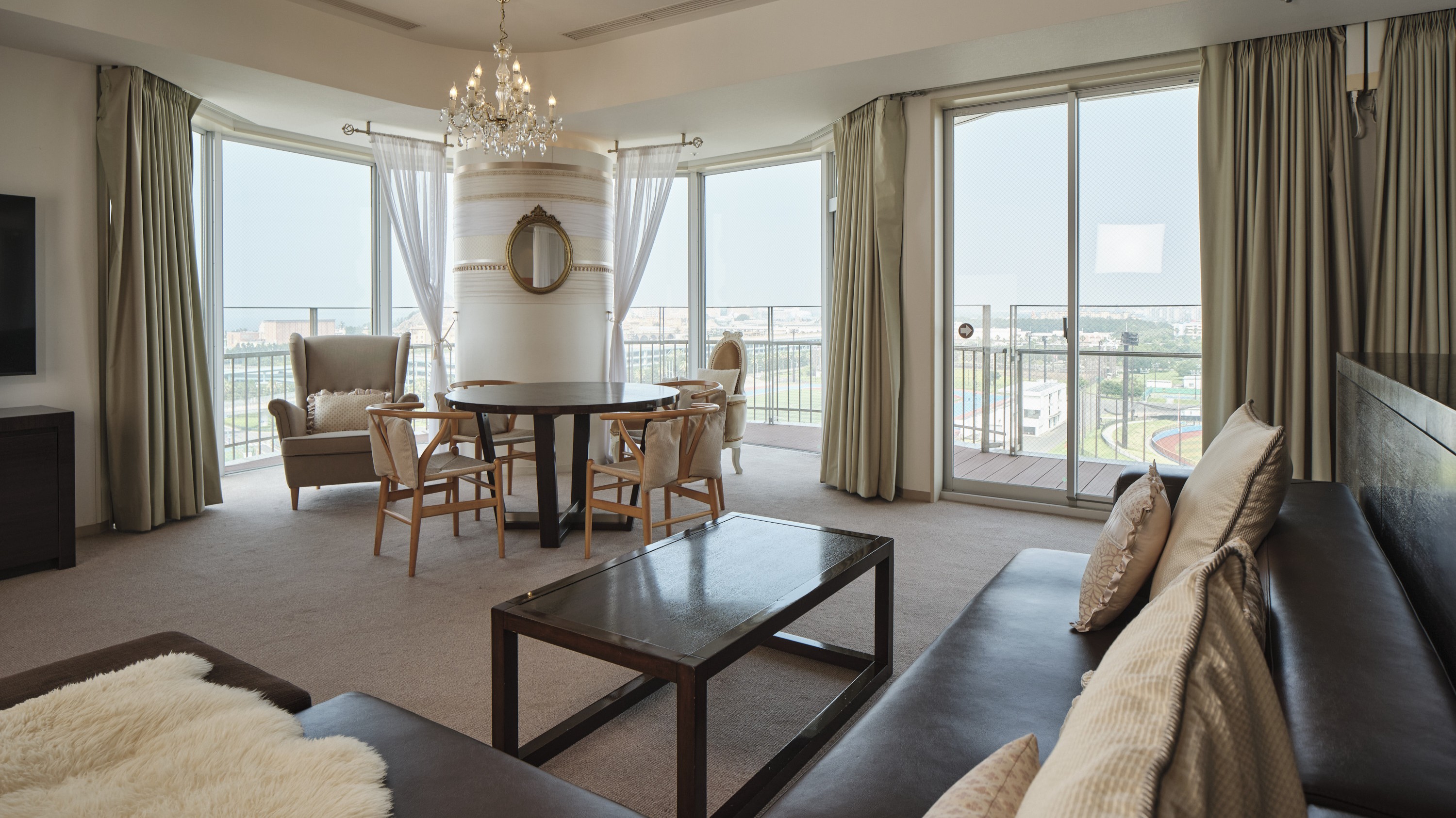 新館：プレミアビュースイートルーム