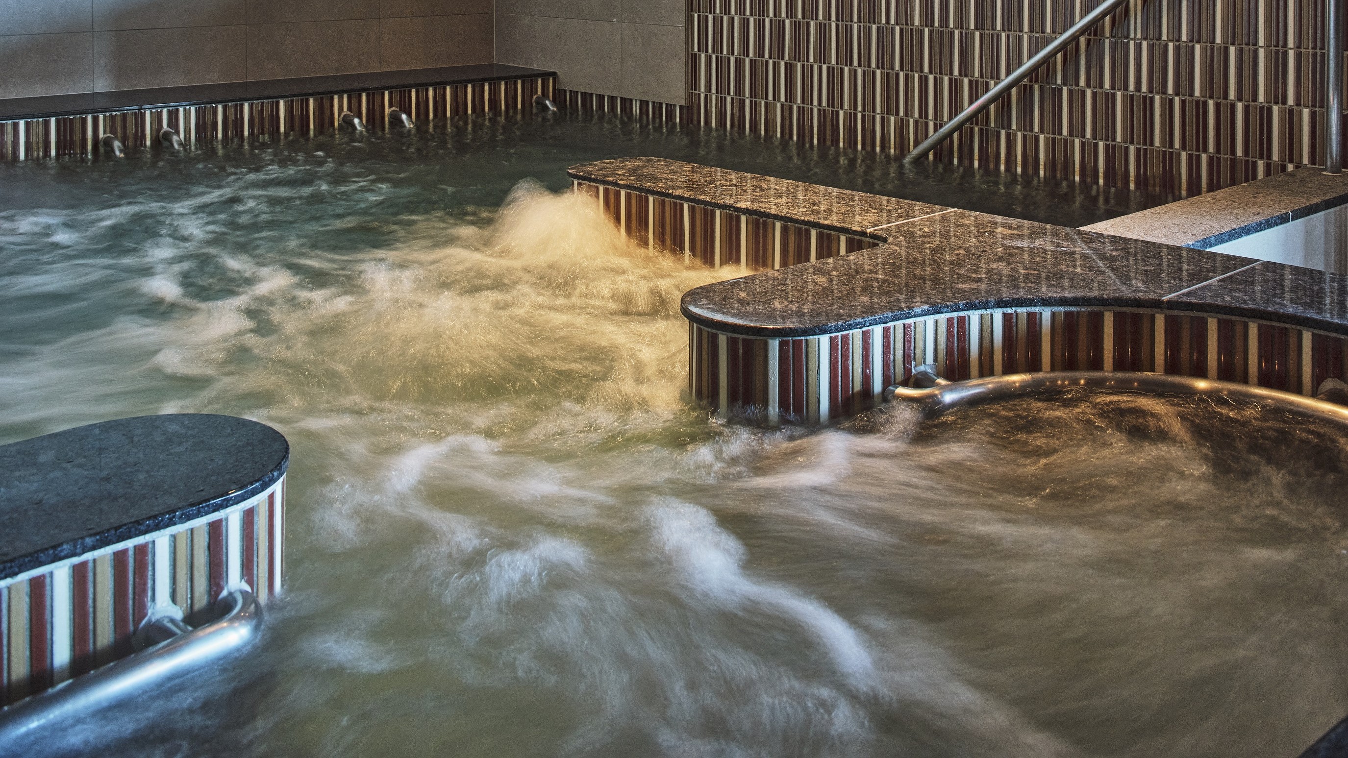 本館4階 女湯 アトラクエレキ風呂