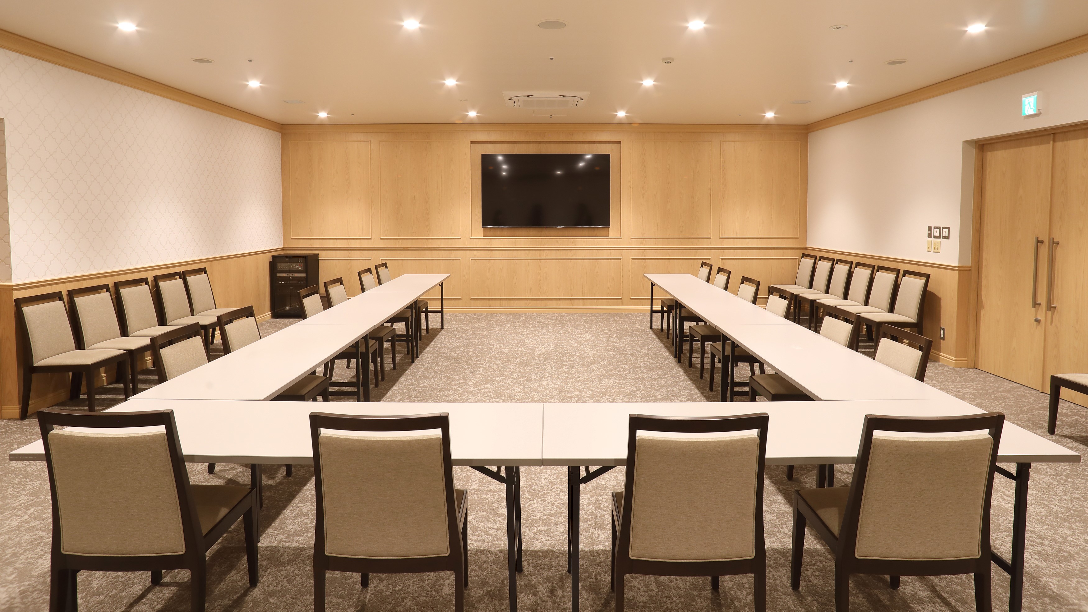 新館1階 中宴会場【グレカーロⅡ】