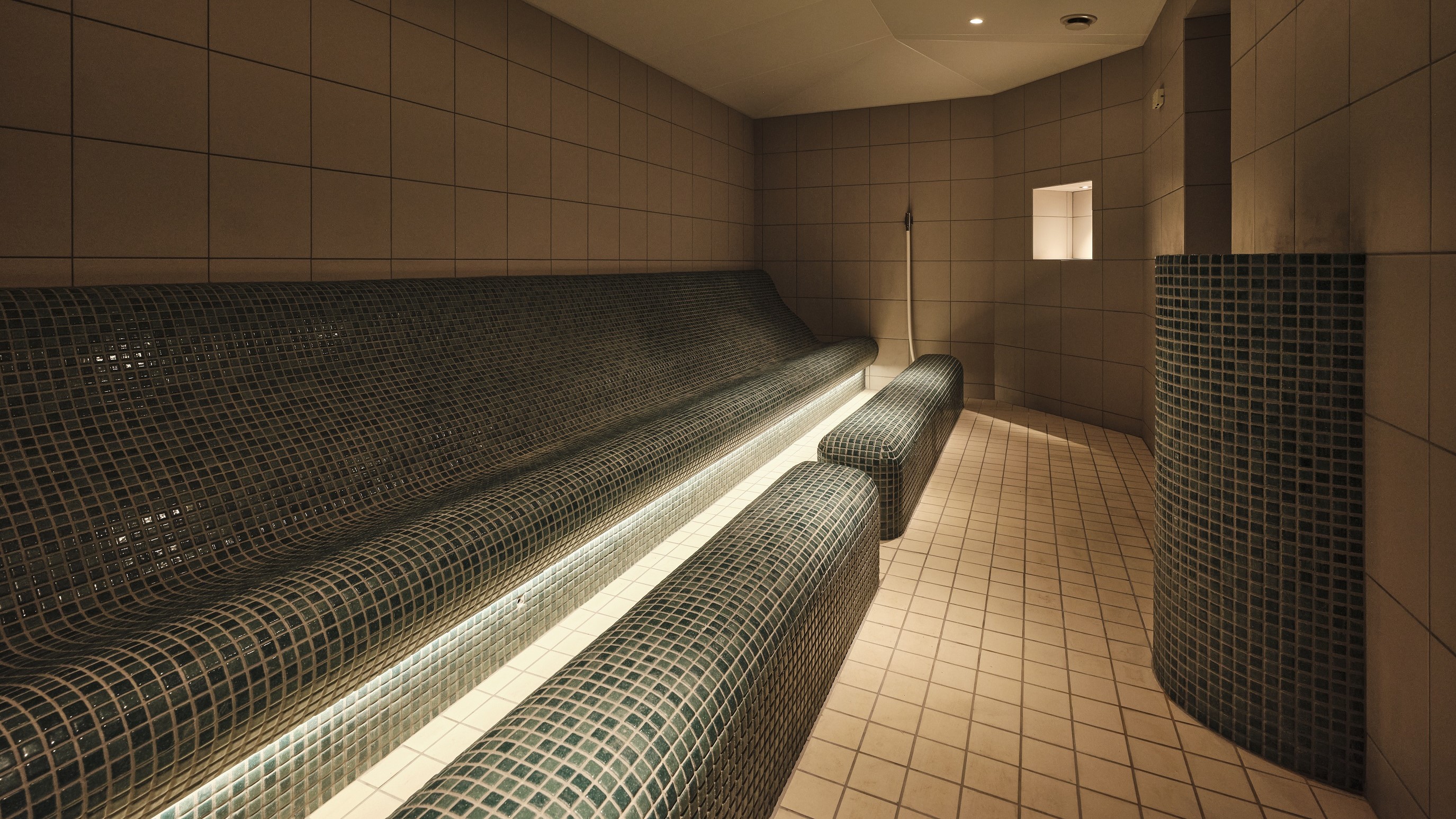 本館4階 男湯 カルダリウム