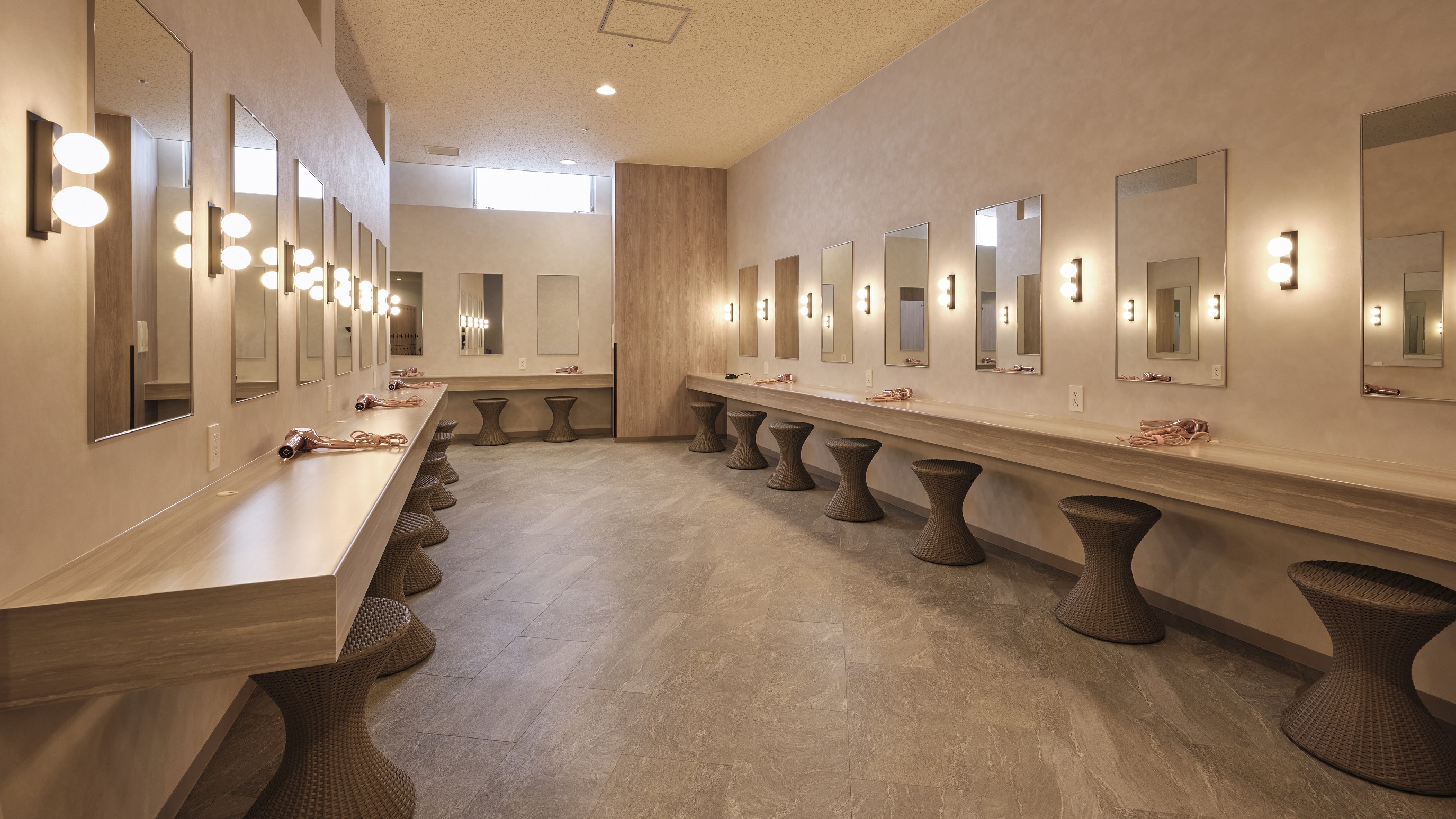 本館4階 女湯 更衣室