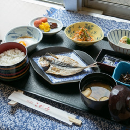 *朝食/栄養バランスの取れた和定食になります。