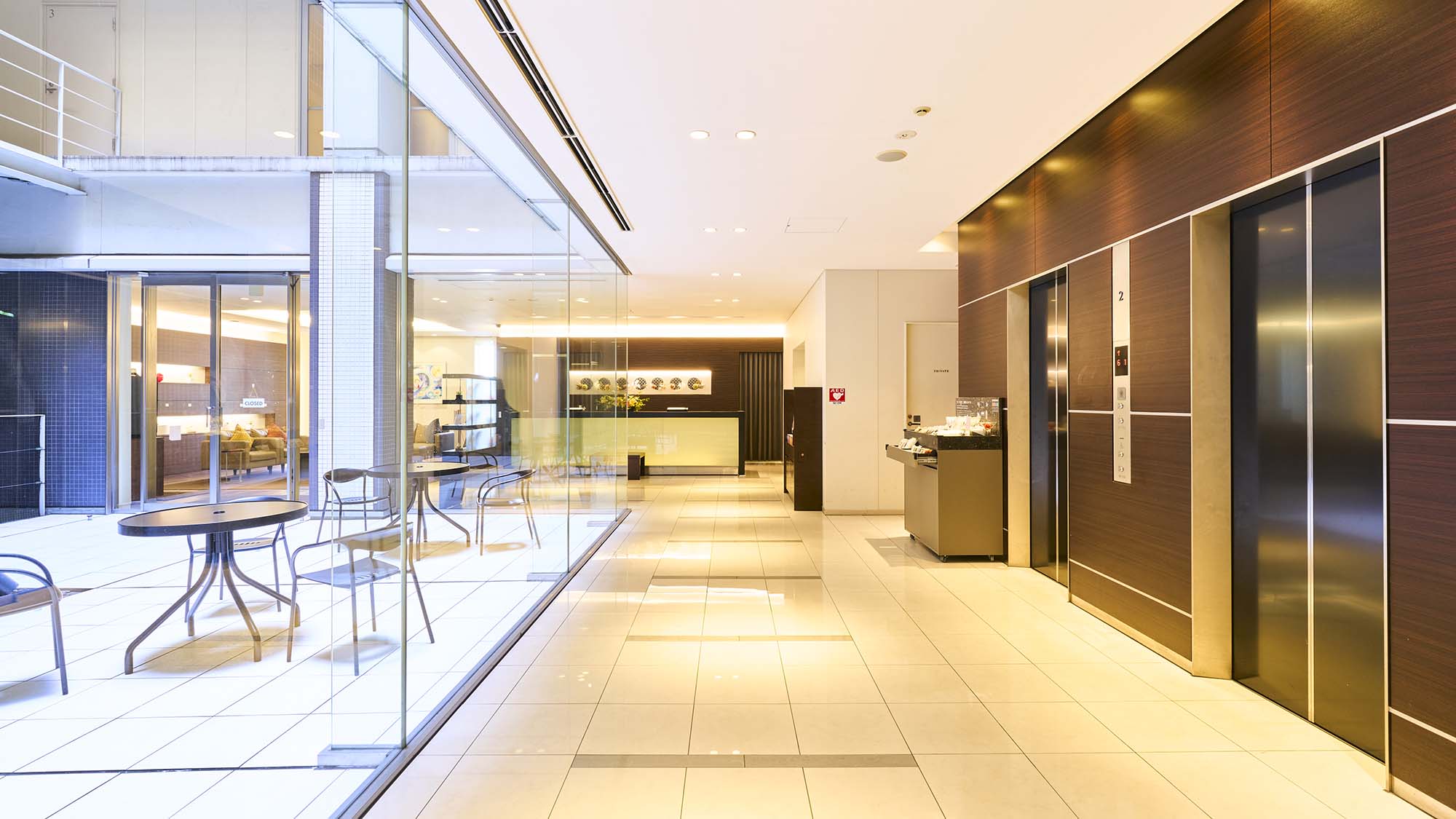 フロント&ロビー(2階エレベーター前)