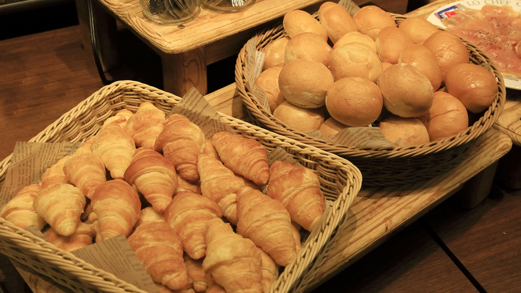 【千年の宴】朝食は6:30から10:00まで約50種類のバイキングをお楽しみいただけます！