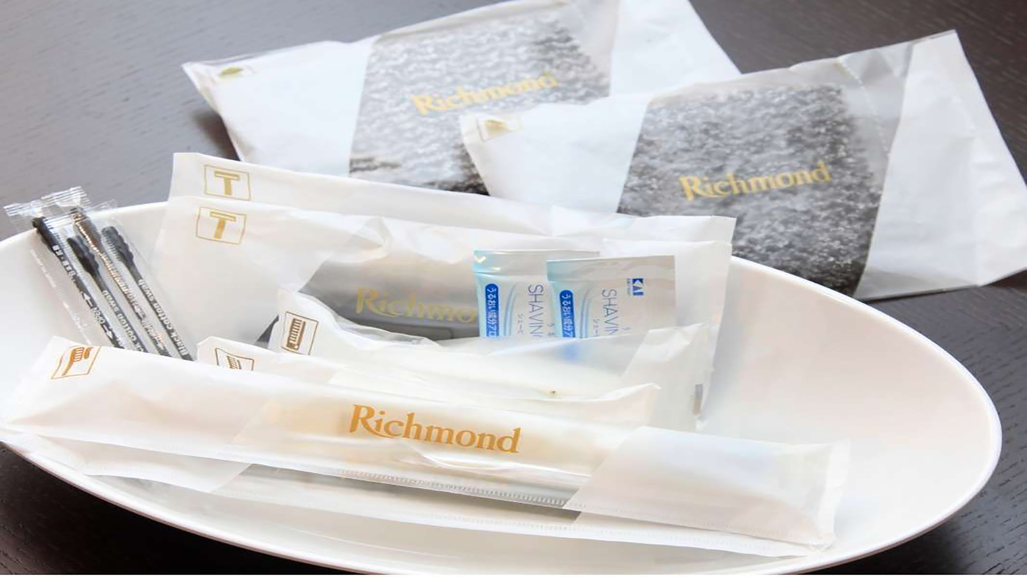 バスルームアメニティはお部屋にございません。1階ロビーにてバイキング形式にてご用意しております。