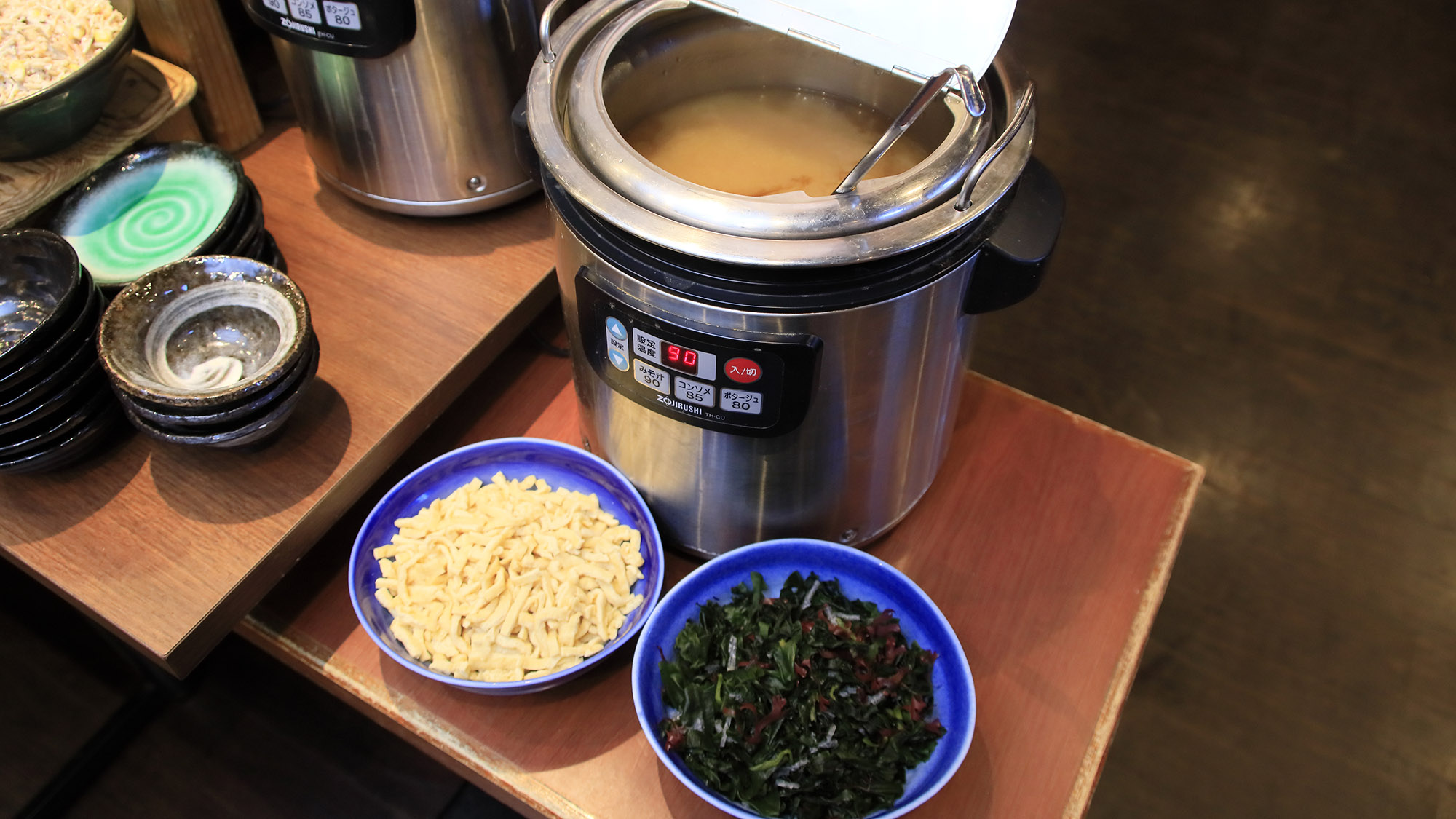 【千年の宴】朝食は6:30から10:00まで約50種類のバイキングをお楽しみいただけます！