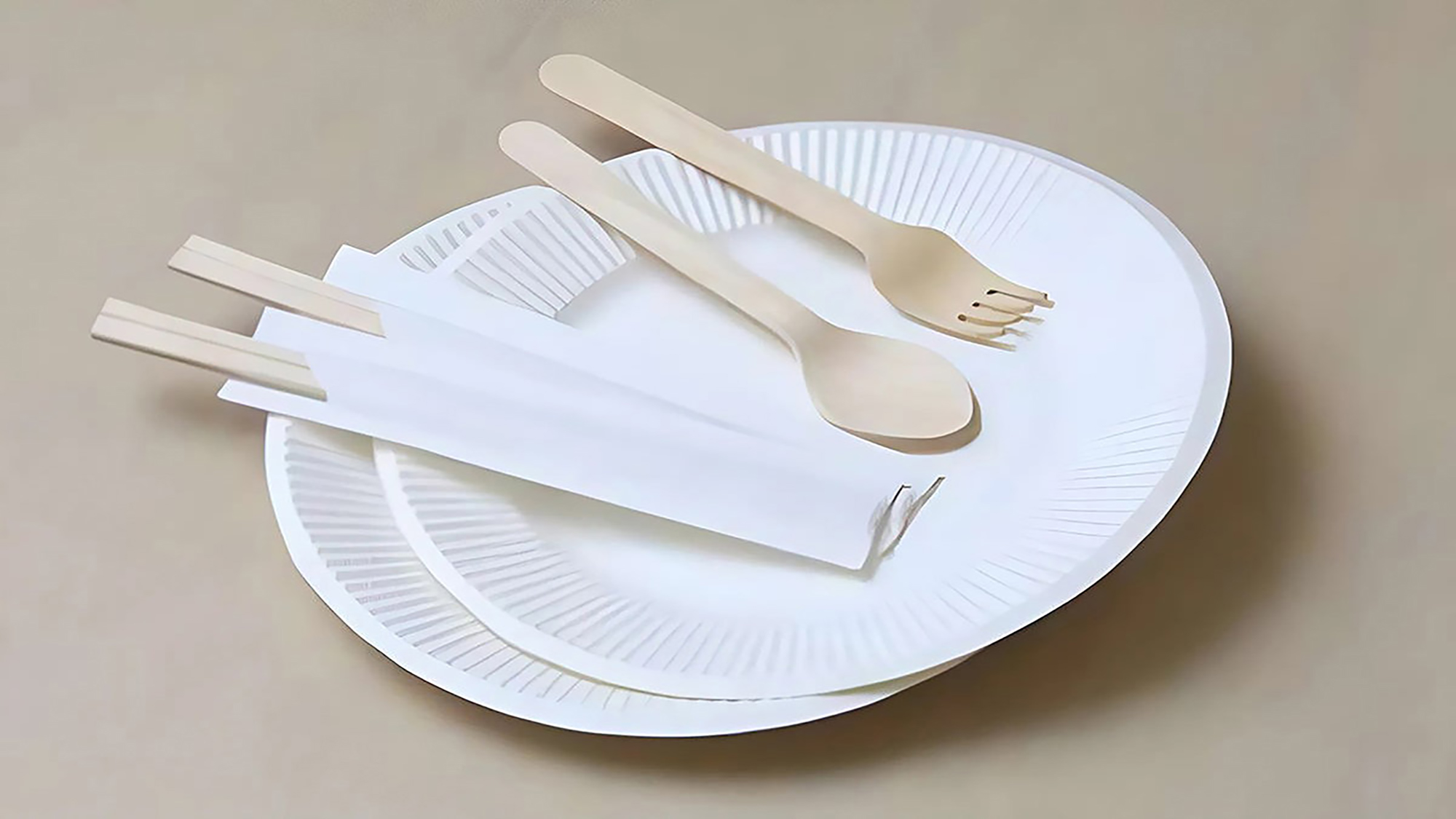 皿・箸・フォーク・スプーン