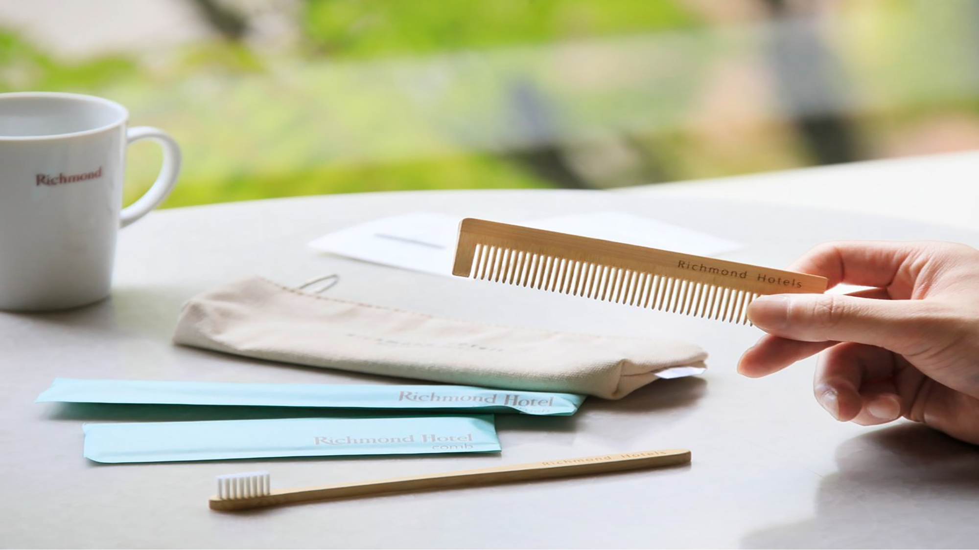 環境に配慮したトラベルキットの販売を行っております。