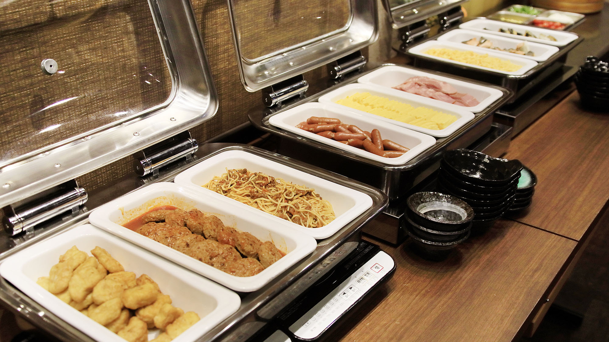 【千年の宴】朝食は6:30から10:00まで約50種類のバイキングをお楽しみいただけます！