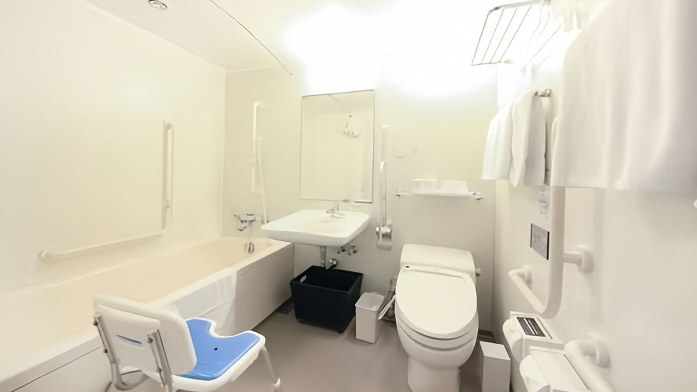 【ユニバーサルツインルーム】車椅子の方も安心してお寛ぎ頂けます