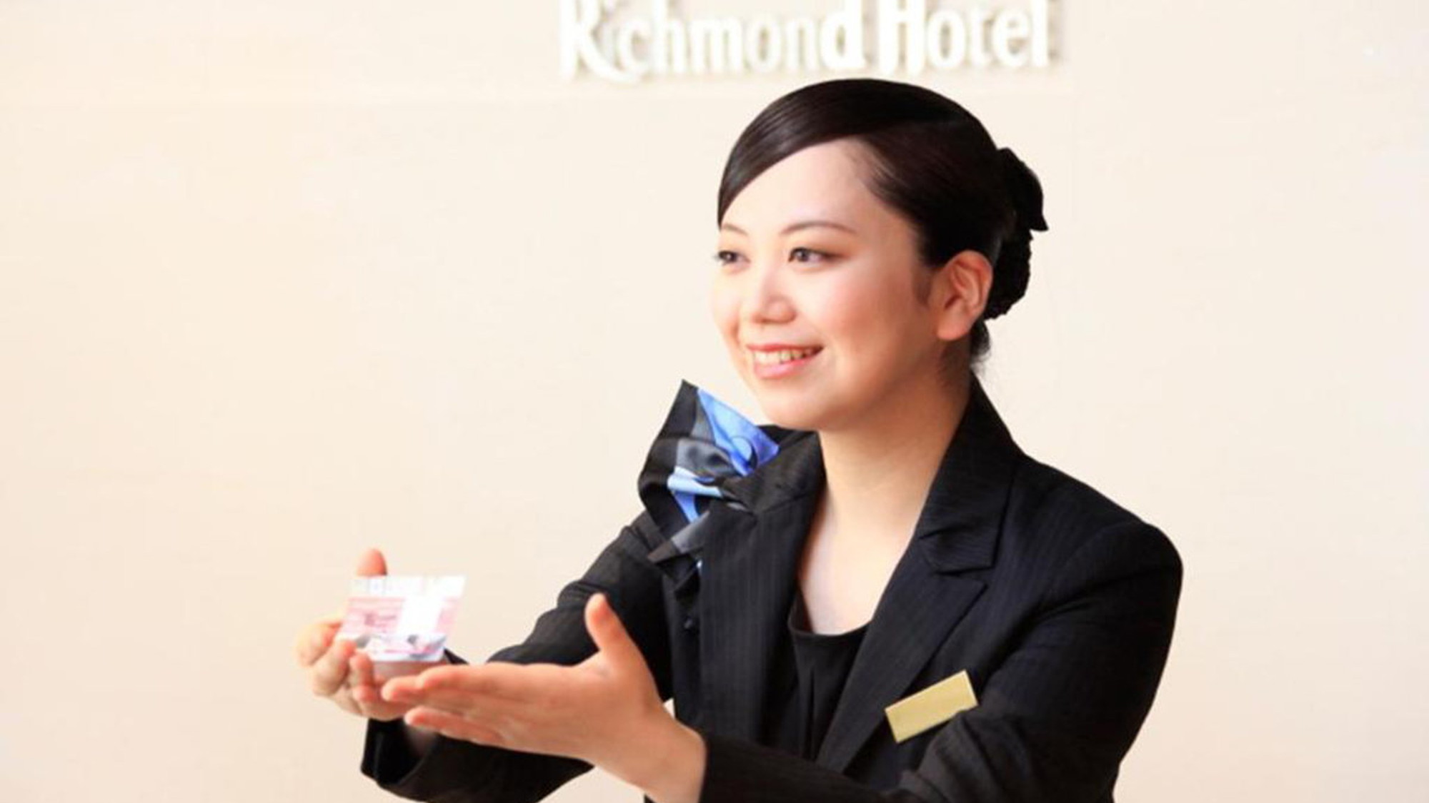 【フロント】チェックインのお手続きはフロントにて承ります。