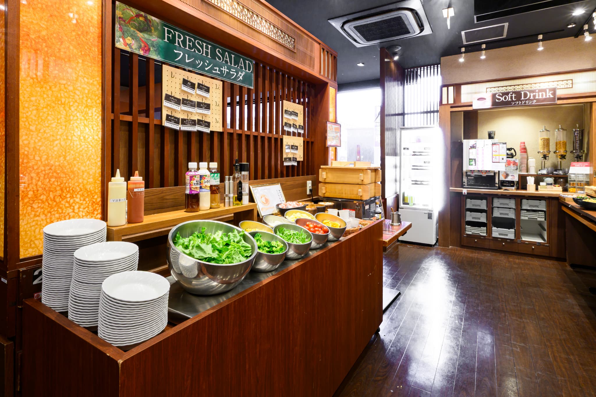 豊富なメニューで満足の朝ごはん。