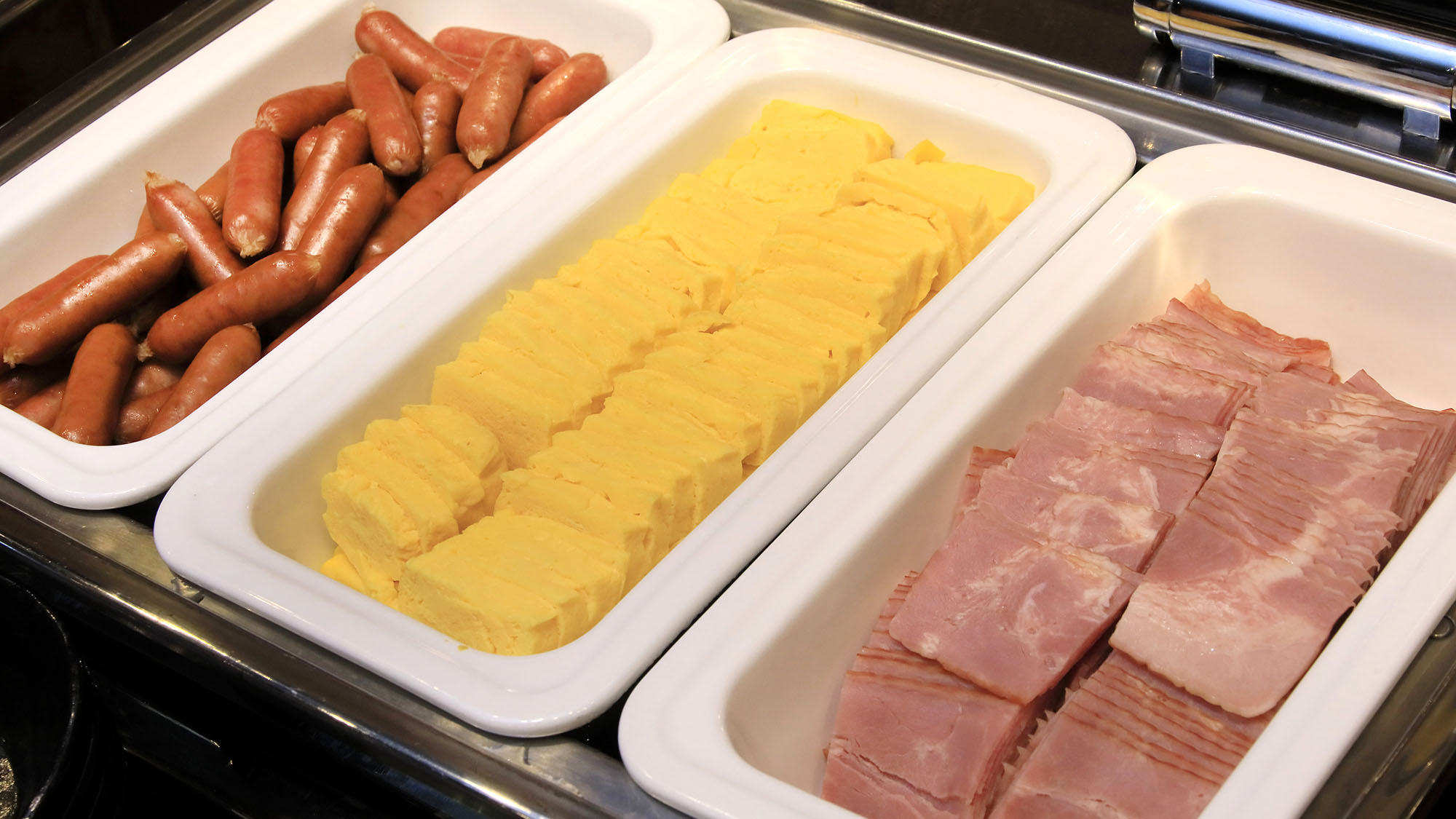 【千年の宴】朝食は6:30から10:00まで約50種類のバイキングをお楽しみいただけます！