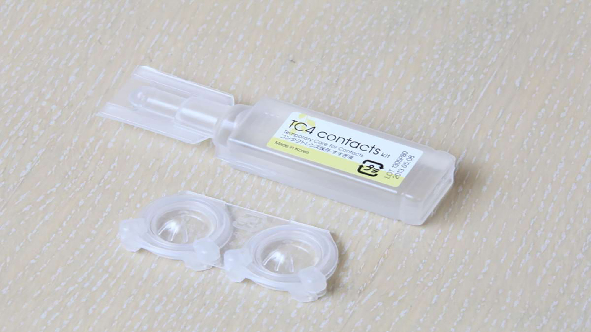 コンタクト洗浄液　フロントにて1個100円で販売しております。