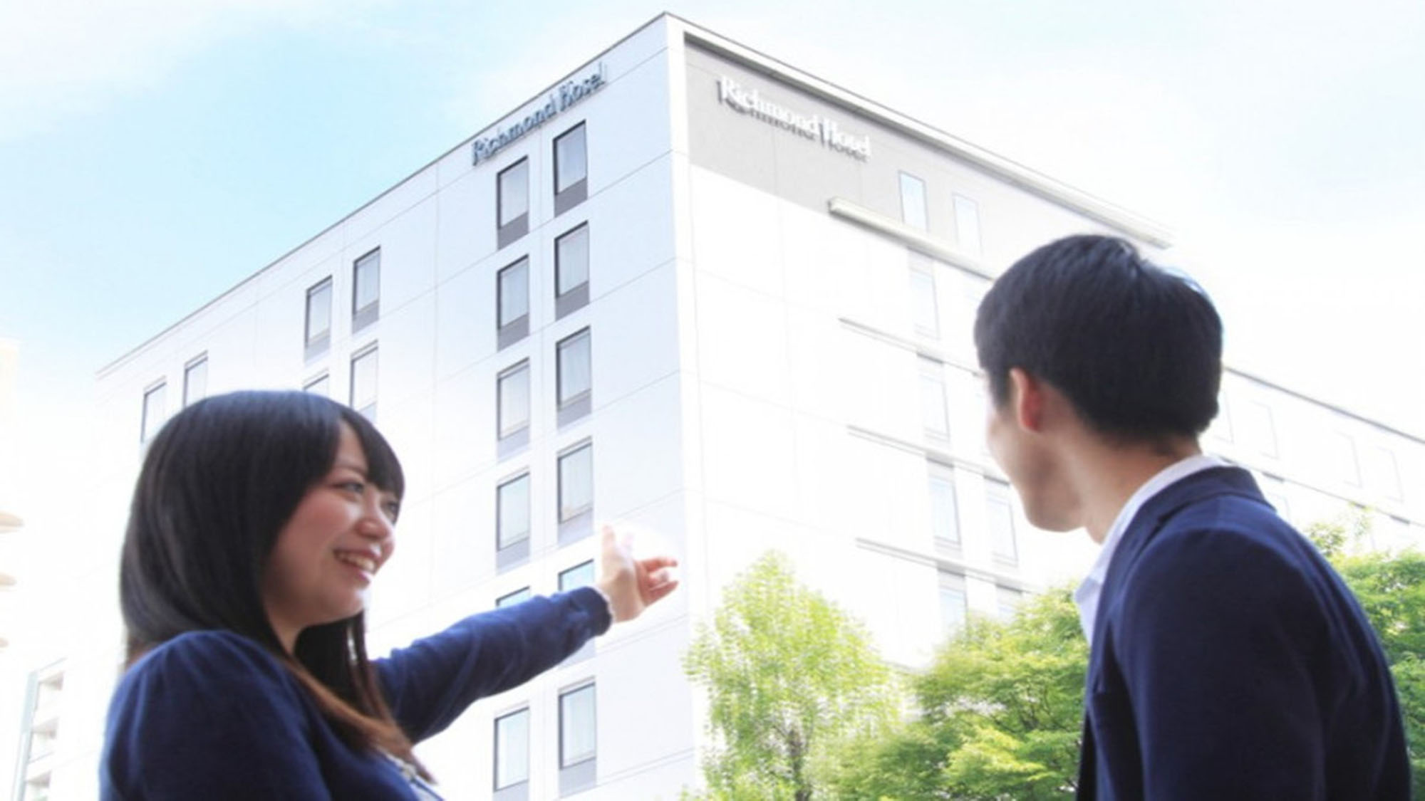 福島駅西口を出たら右手に見える♪