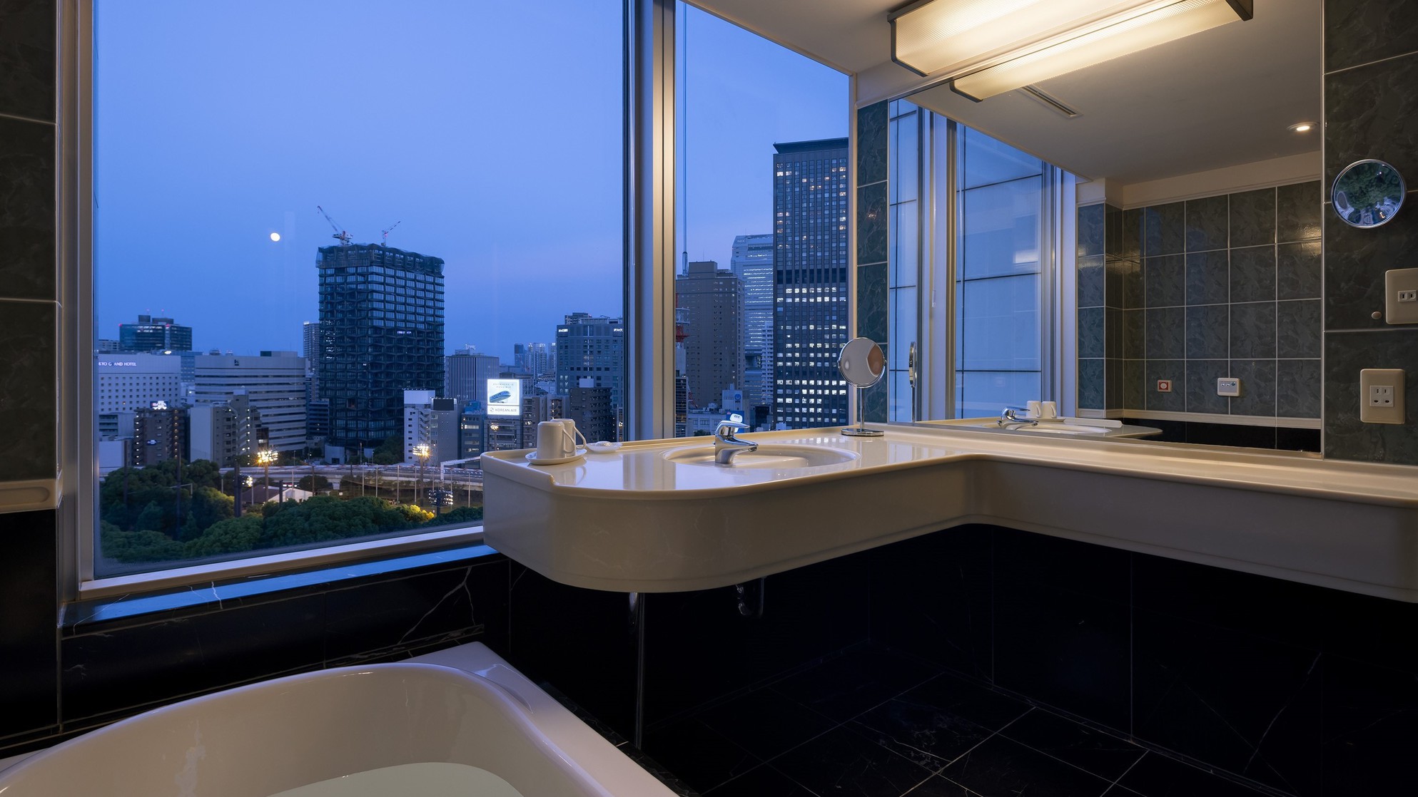ビューバス（夜景）
