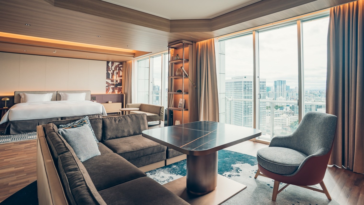 【リニューアル】Sky-High Suite Experience -高層階のスイートルームステイ