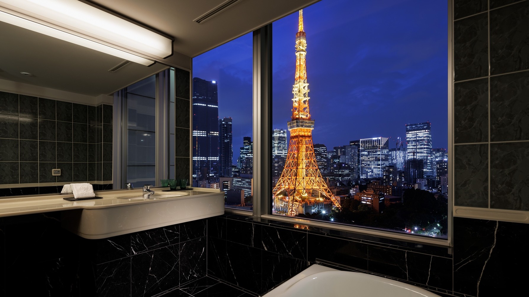 東京タワーを眺めるビューバスルーム　Room NO.17〜TOKYO Photogenic Stay