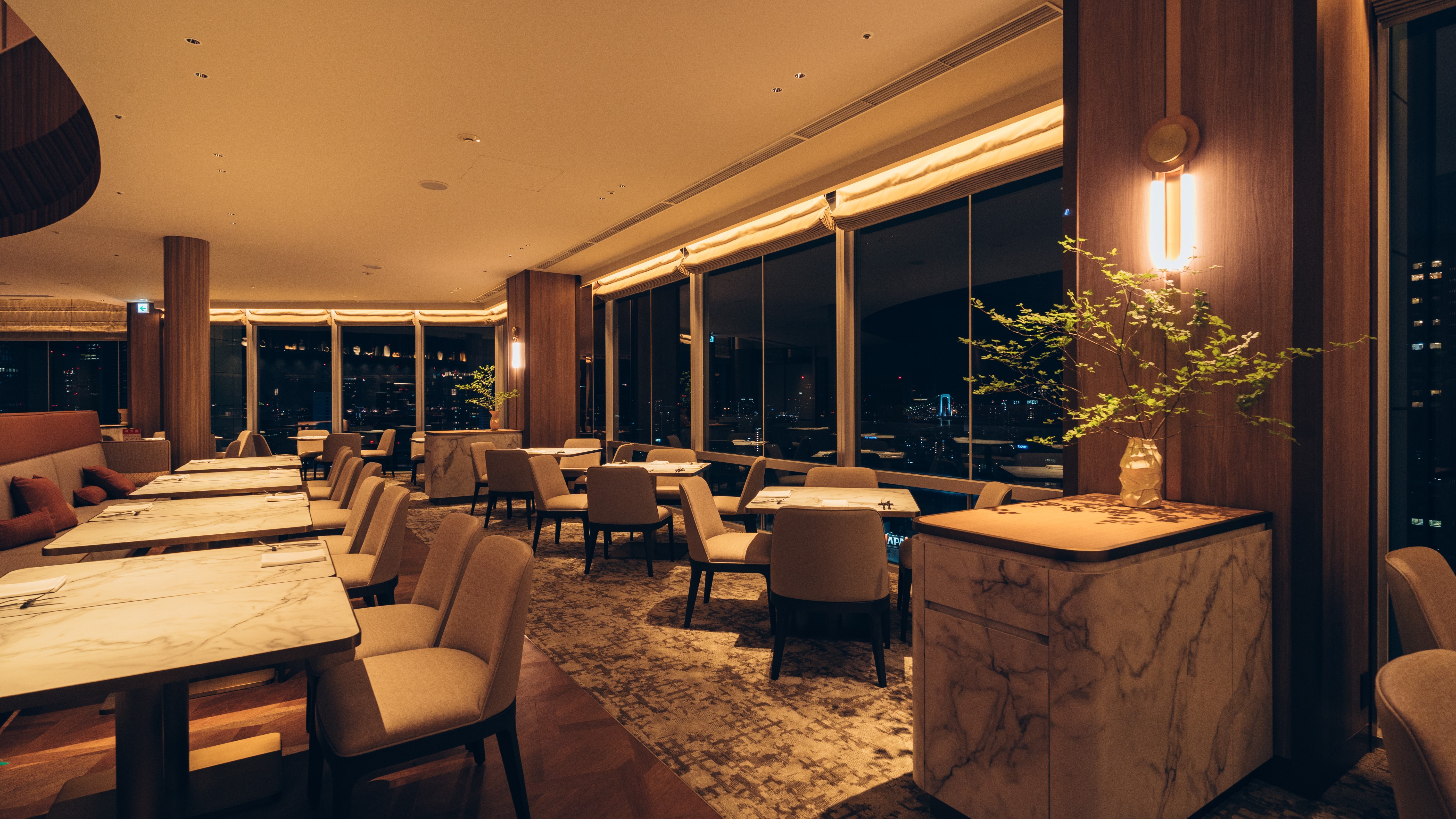 SkyBar&Dining Stellar Garden(33F)