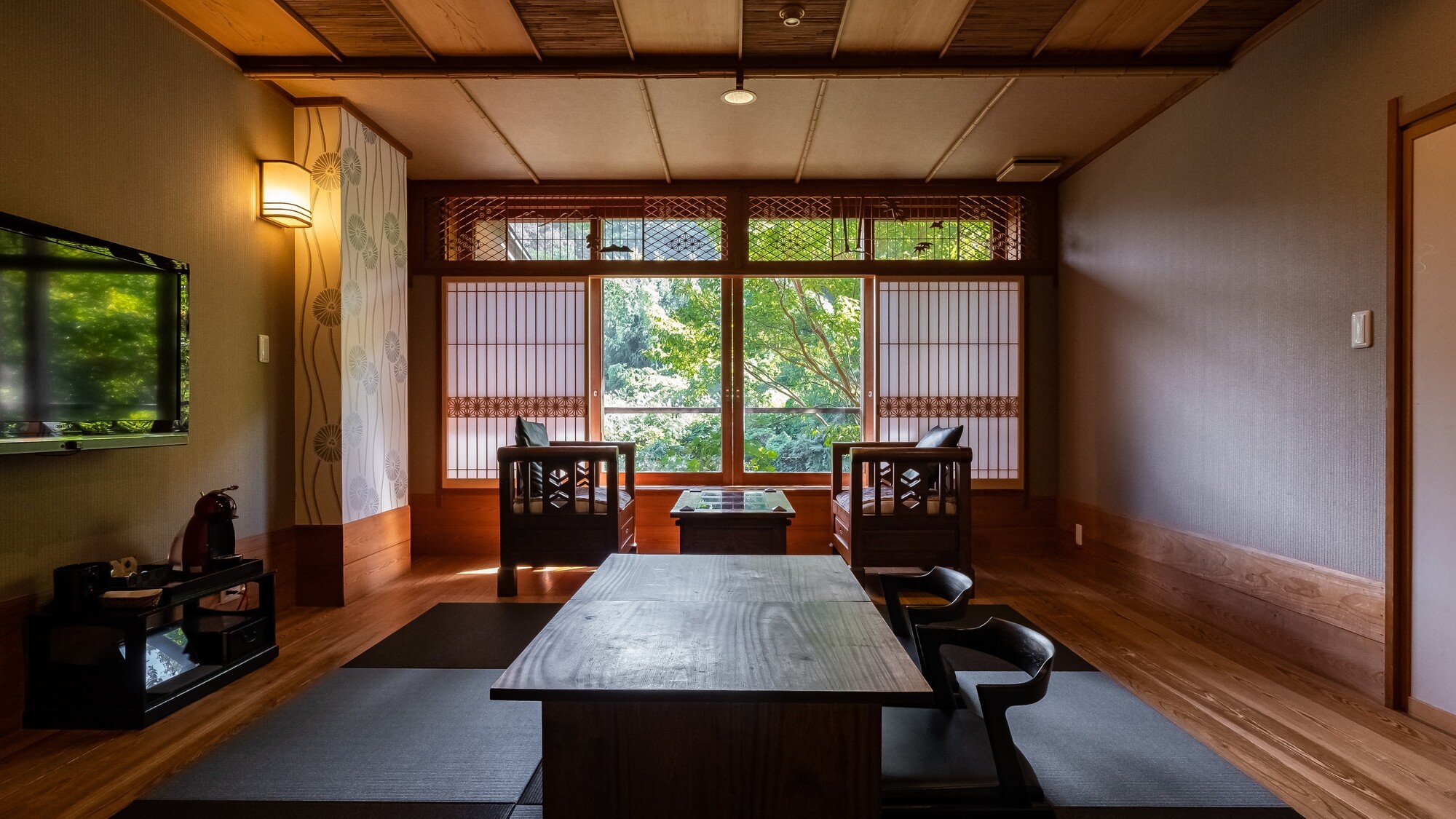 【Eタイプ：独歩】白雲荘の奥に位置して、ひときわの静寂を堪能できるお部屋。