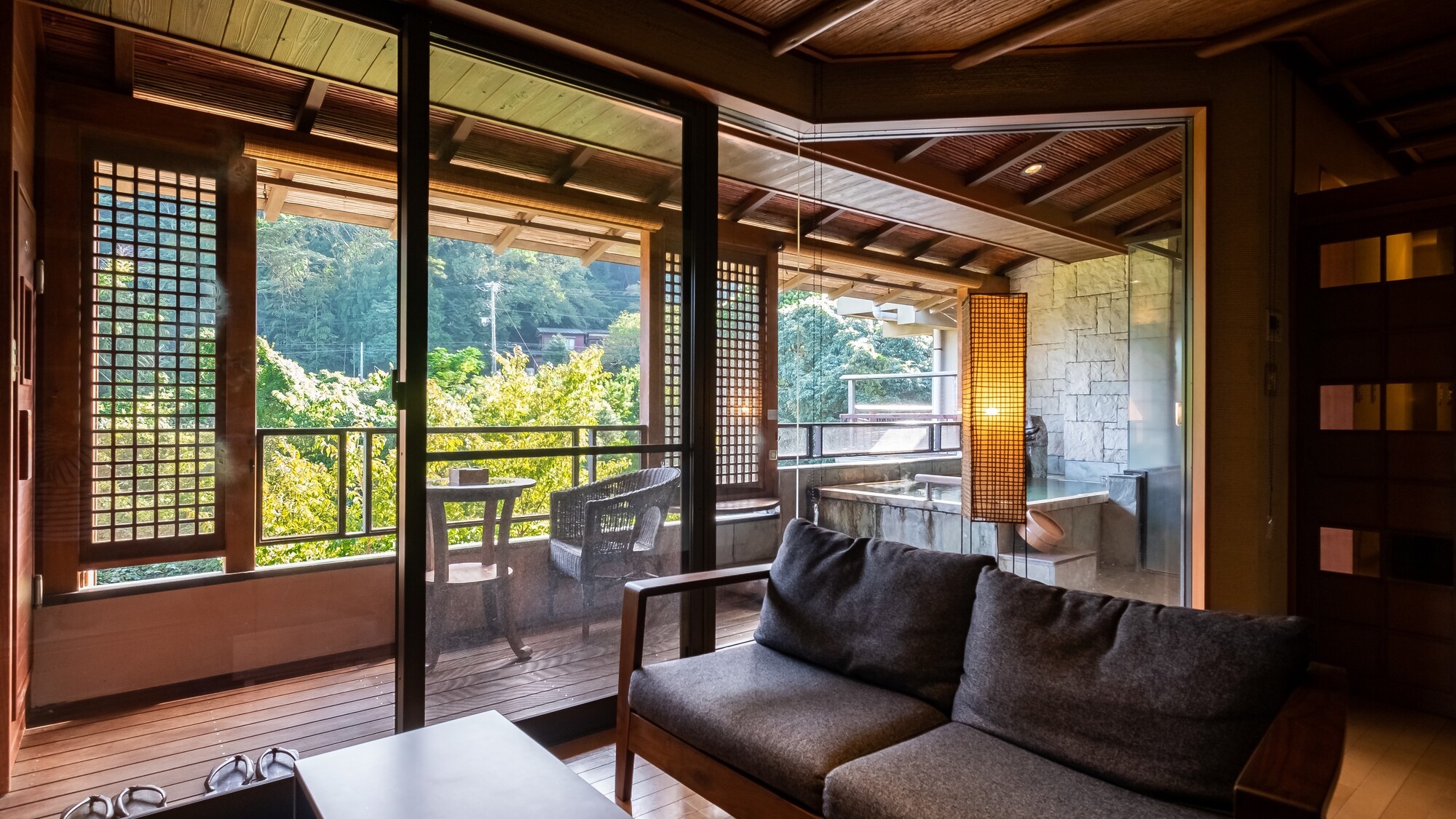 【Ｆタイプ：藤村】白雲荘の贅沢が揃った、離れのお部屋。至福の時間をお過ごしください。