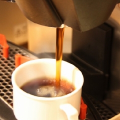 ◇豆から挽くコーヒーマシンを設置◇