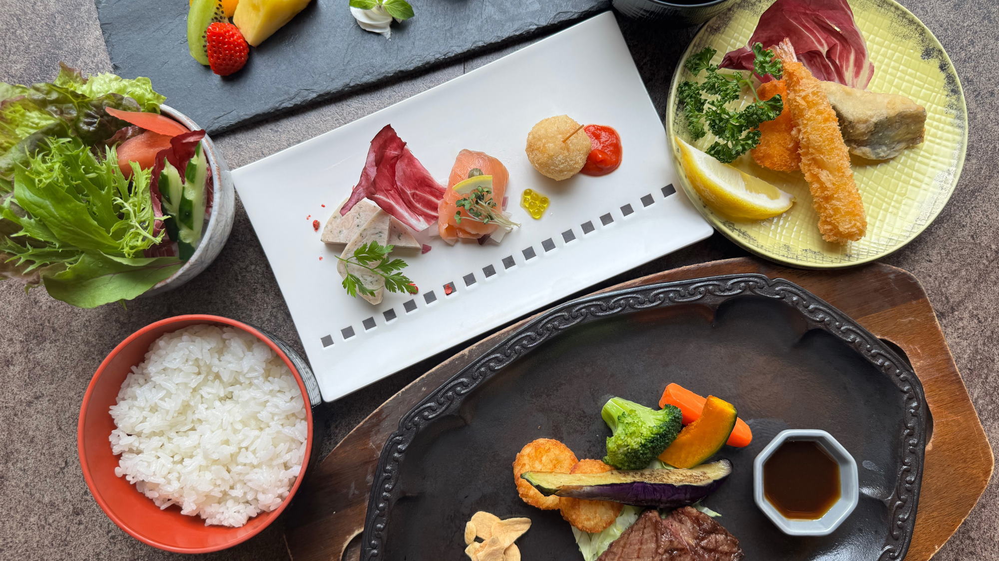 【客室リニューアル記念/2食付】レストランでゆっくりお食事♪新潟和牛付き洋食プラン【1ドリンク付】