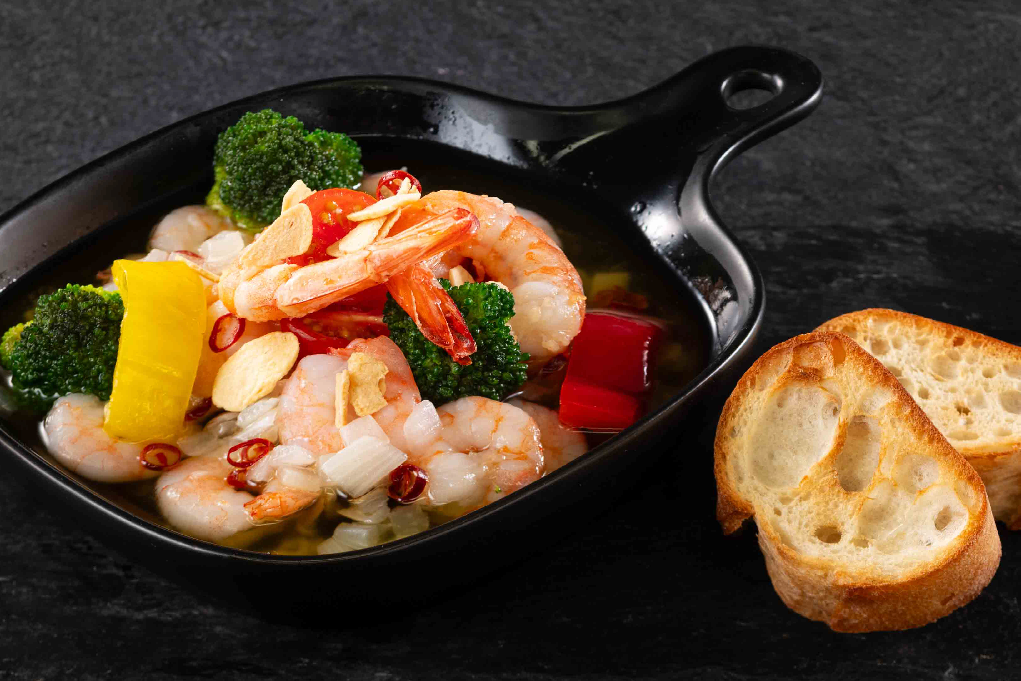 スペイン風ガンバス・アル・アヒージョ