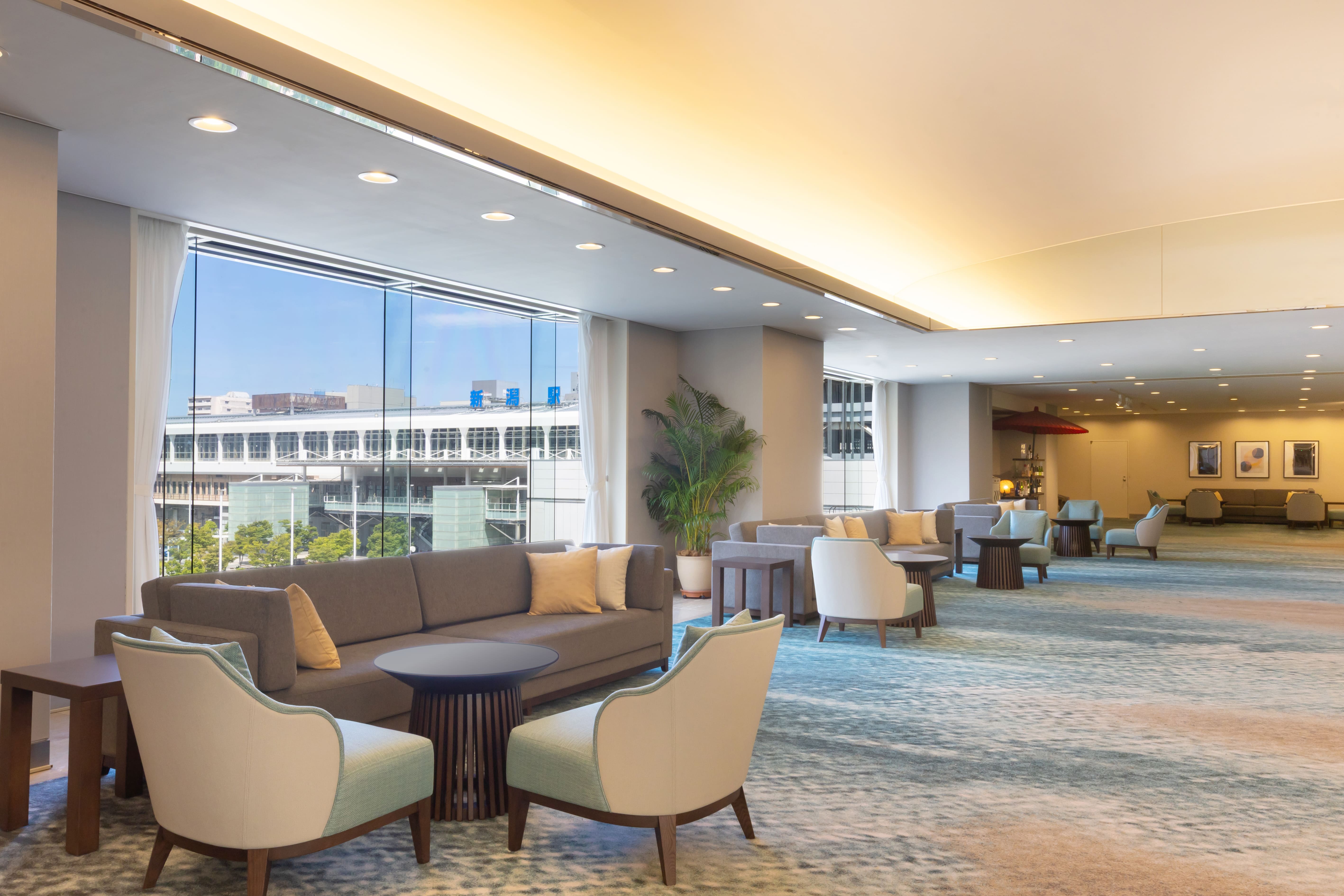 4階レストラン前ロビー