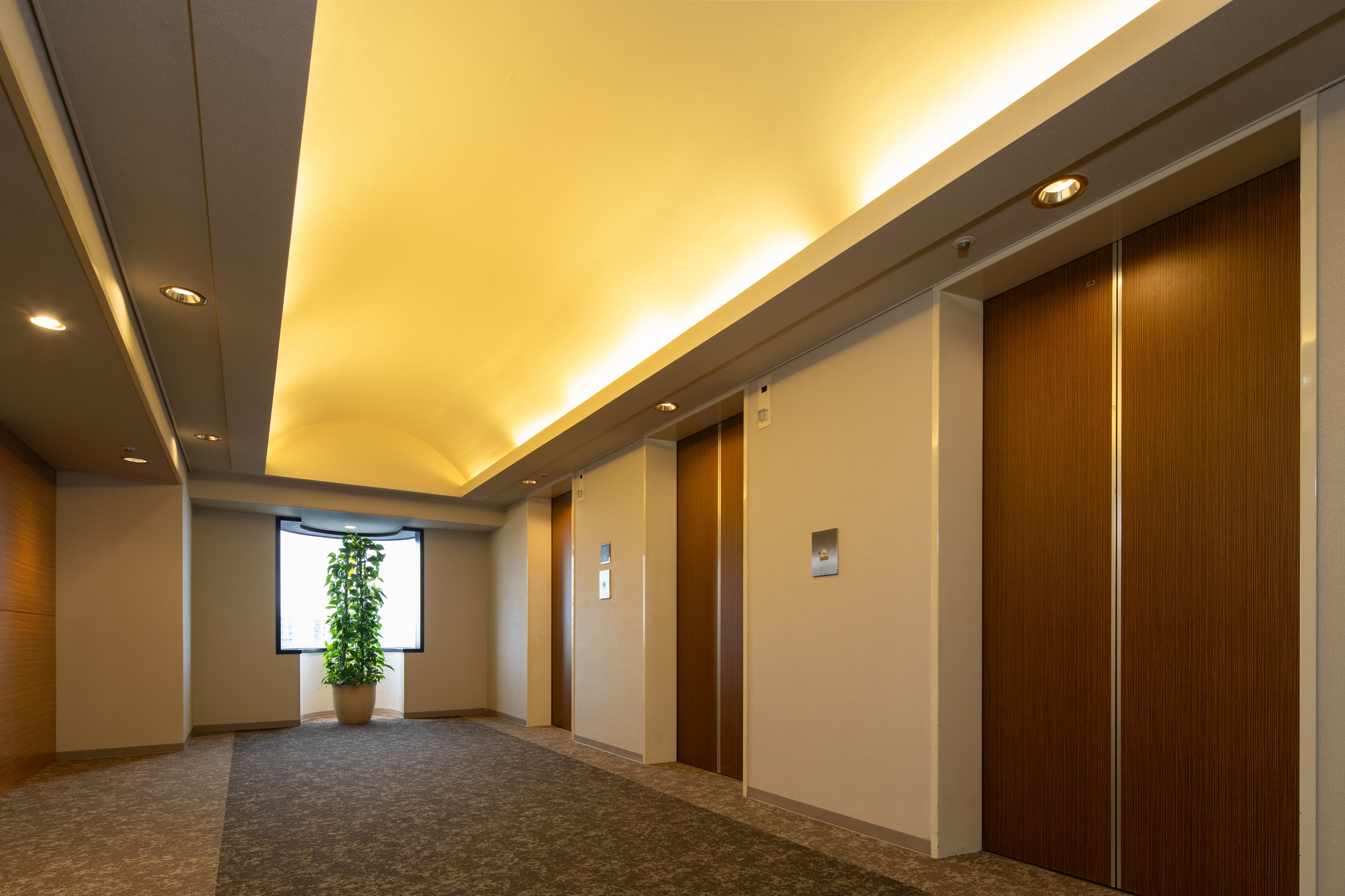 客室階エレベーターホール