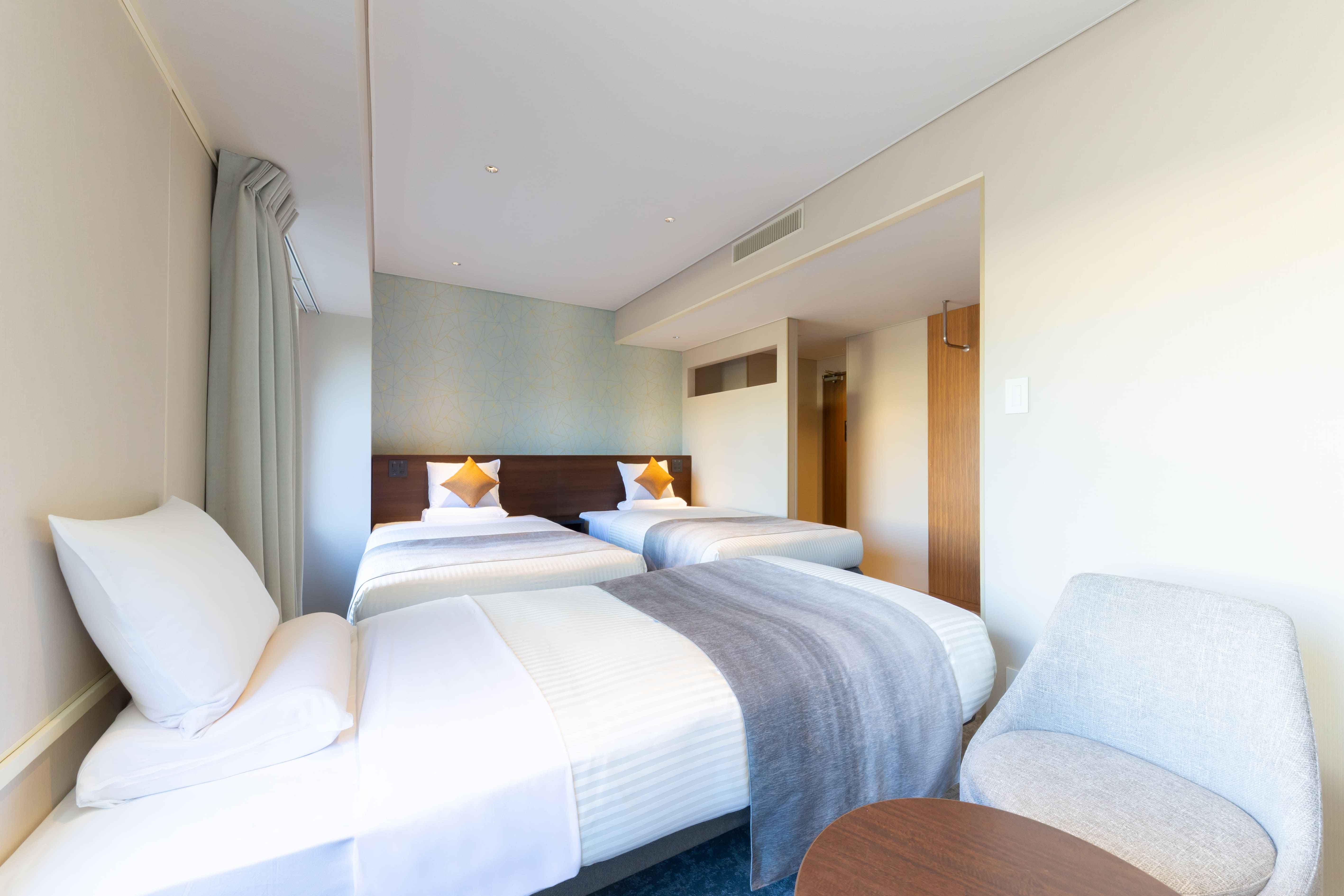 【2025年客室リニューアル！】デラックスツイン　エキストラベッド追加3名使用