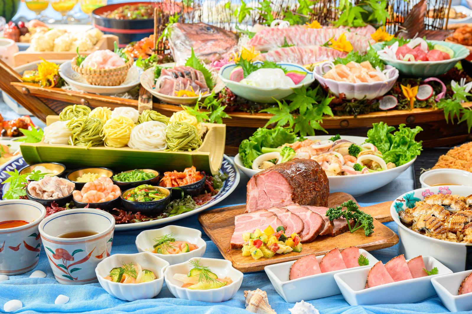目の前は海！爽快ホテルのプール入り放題＆手持ち花火プレゼント♪夏の思い出ぜんぶ入りプラン（1泊2食）