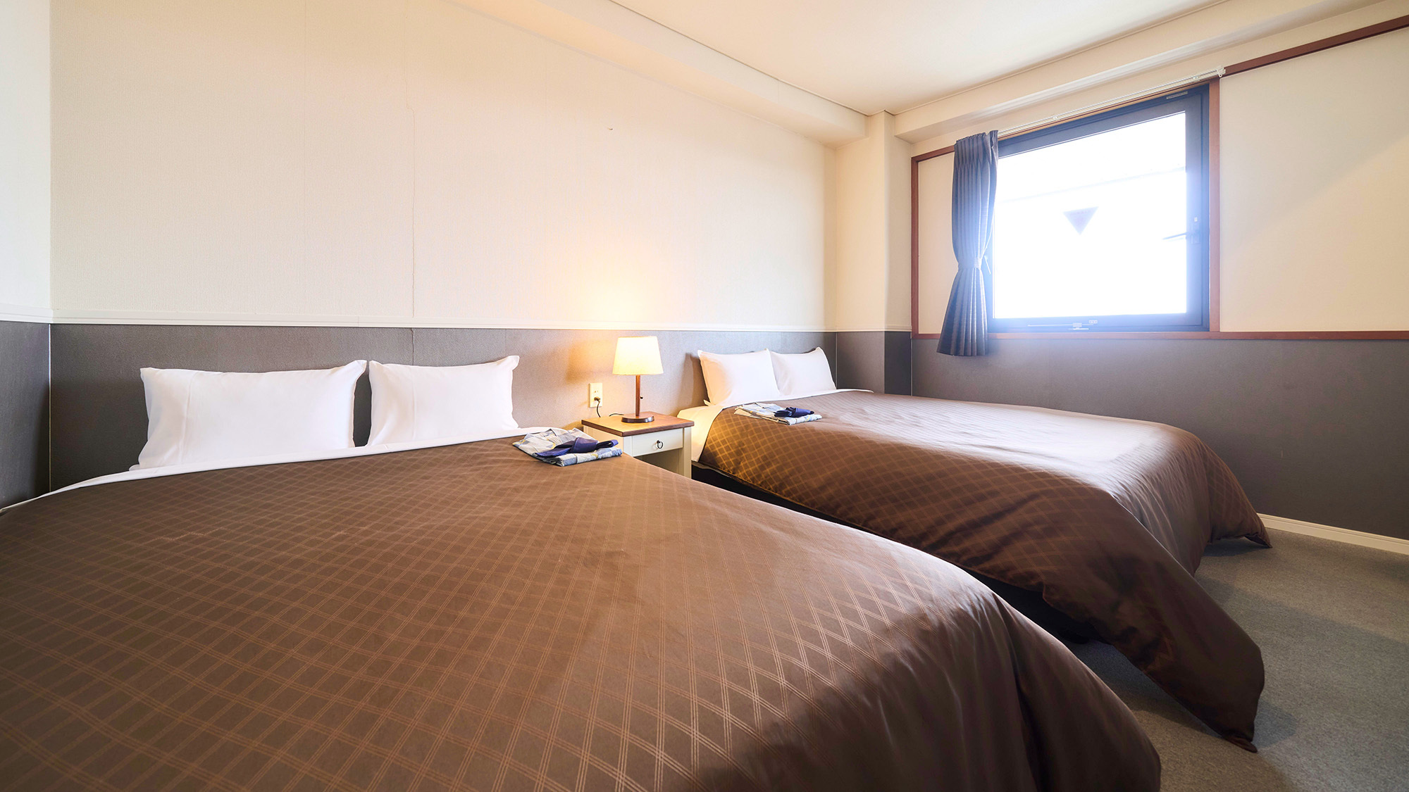 【禁煙】デラックスツイン　バス・トイレ付き