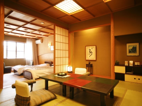Japanese-Western style room / Yarei no Ma (Room 32)