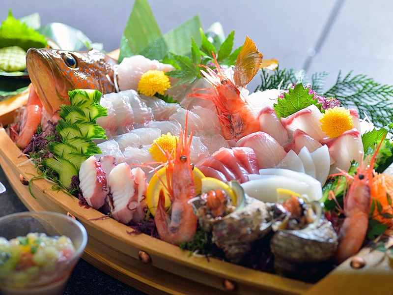 ◎【日帰り昼食】豪華舟盛付き海鮮会席でトドになろう！？（2階食事会場）