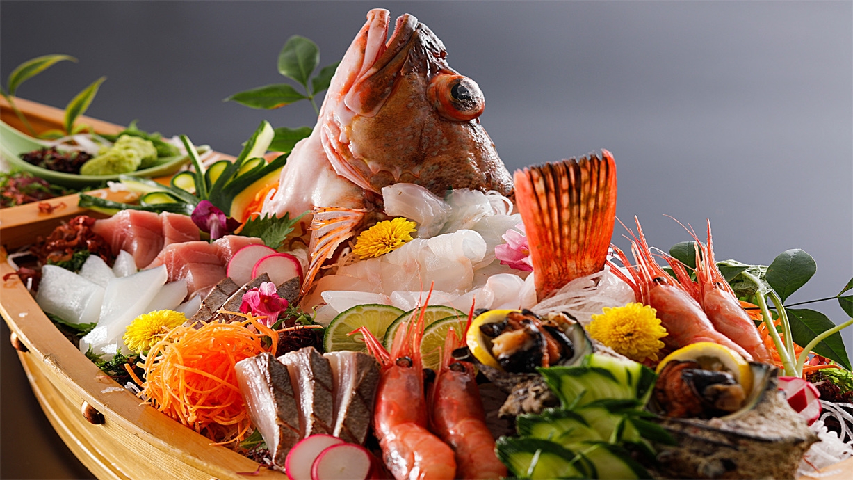 【豪華舟盛付き海鮮会席】でトドになろう！？　全室オーシャンビュー・Wifi完備