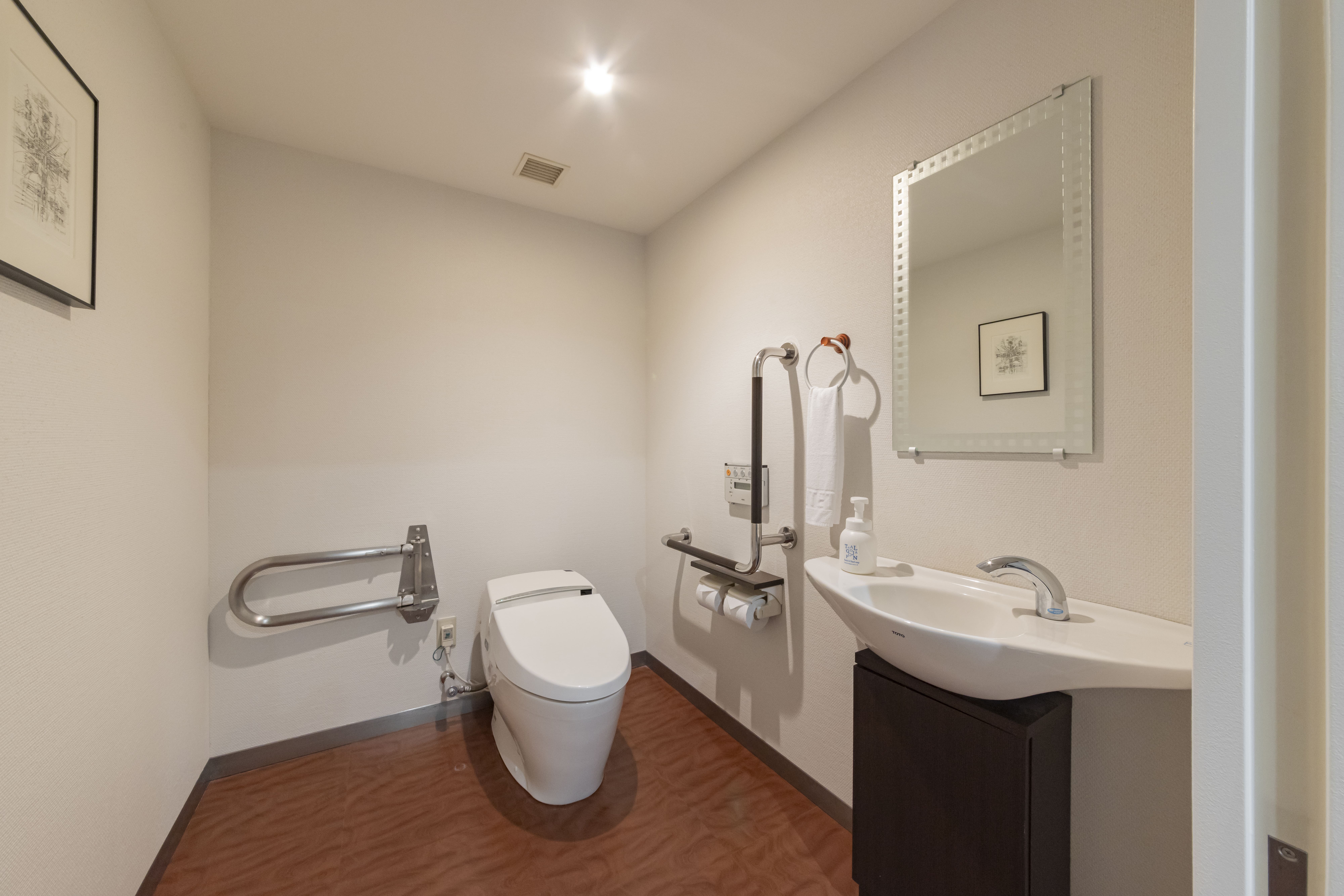 8Fリニューアル・マルチパーパスルーム・トイレ