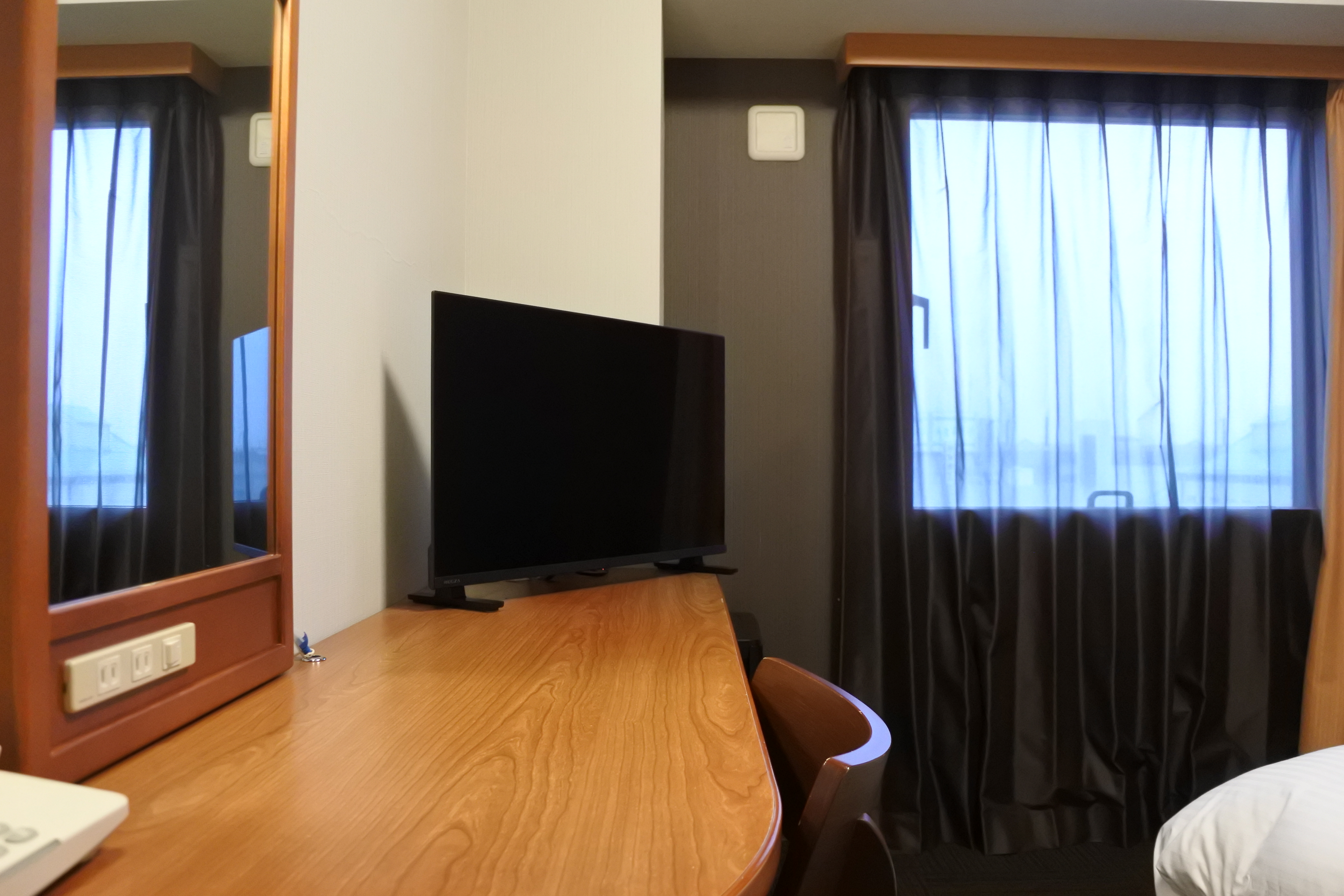 ◆スタンダードルーム（デスクまわり）