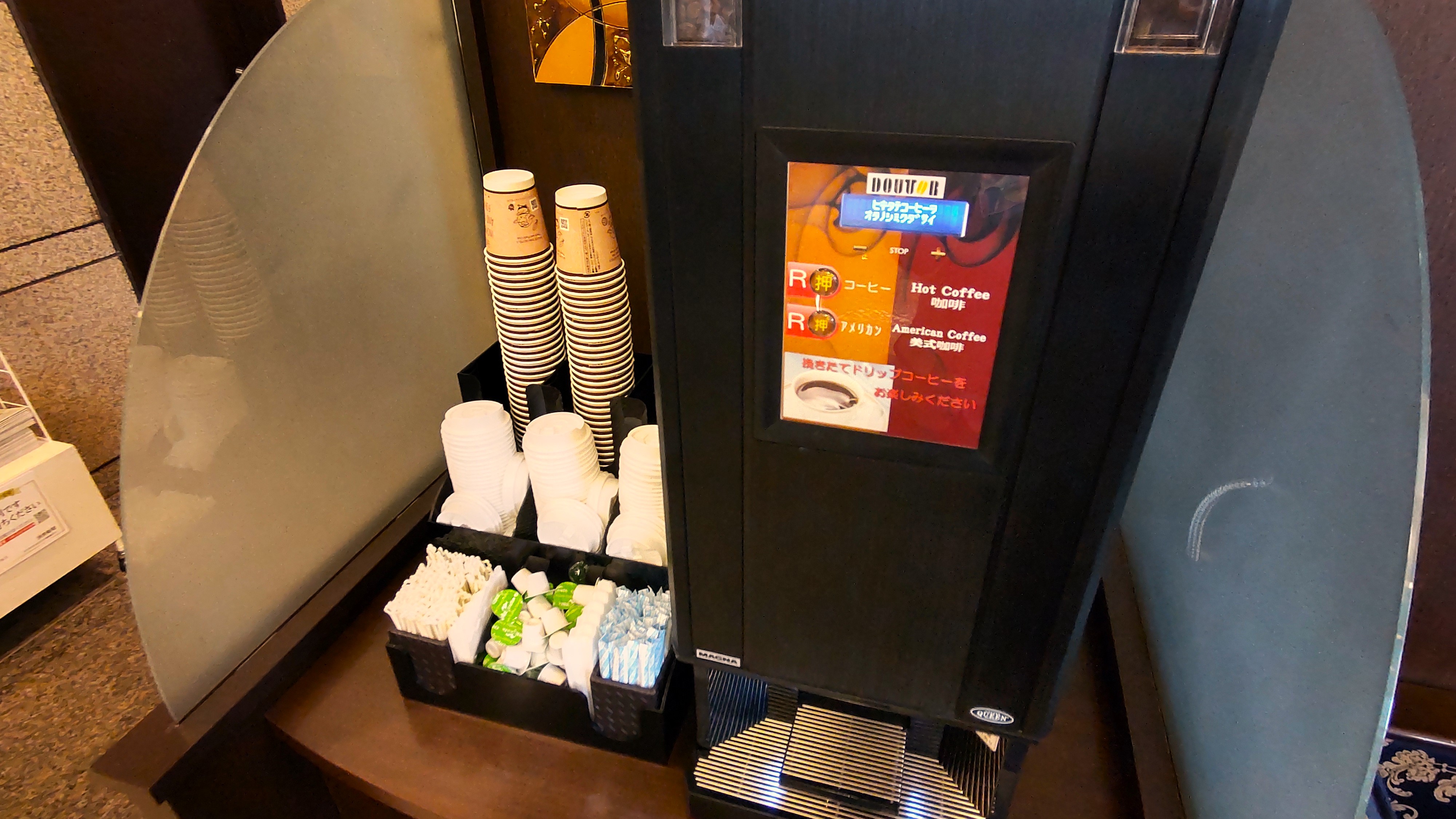 ウェルカムコーヒーは15～22時と朝6時30分～10時までご利用いただけます。