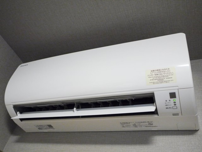 エアコンは、暖房冷房共にお好みの温度で調整できます。
