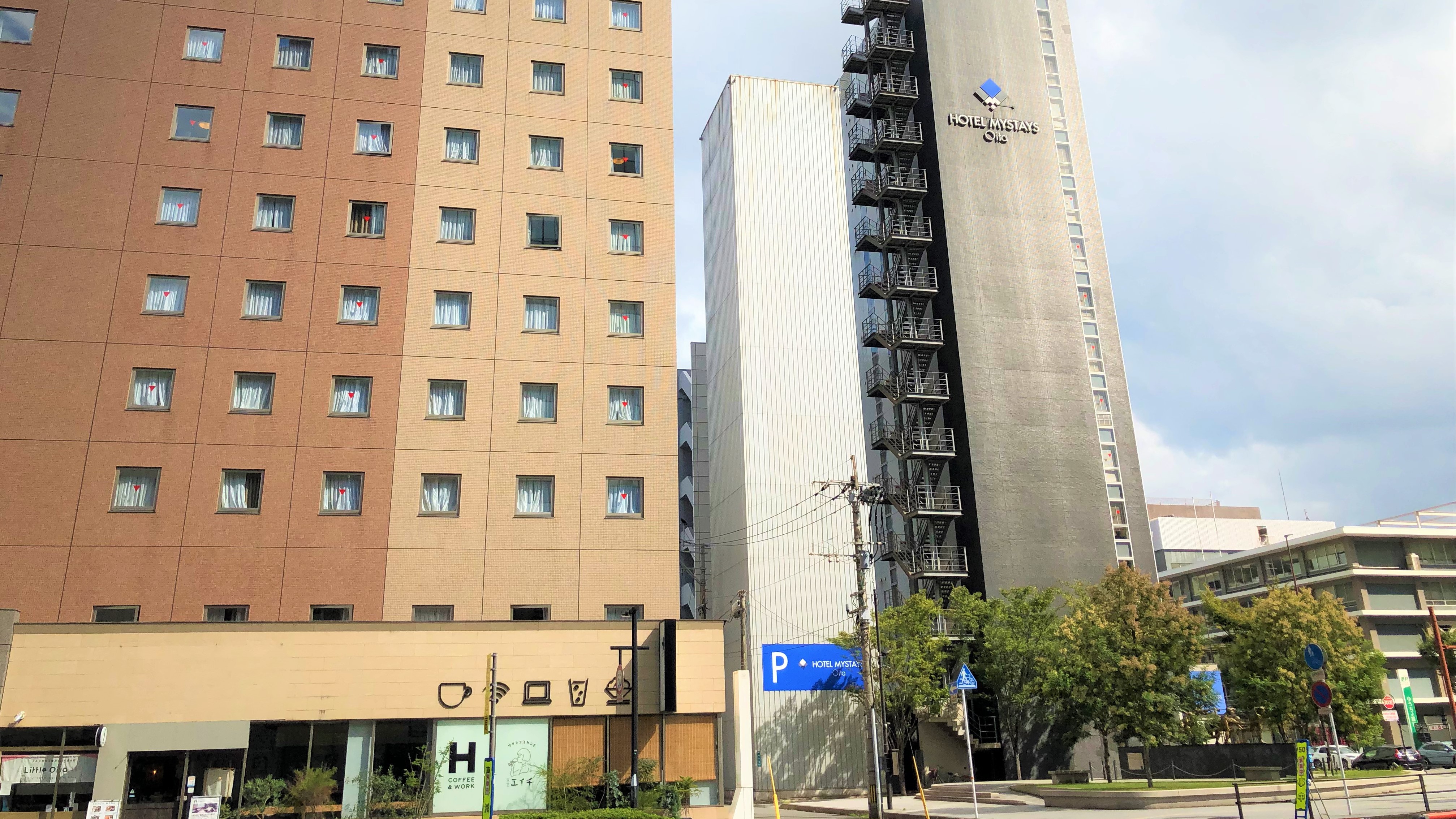 駐車場へはダイワロイネットホテル横を左折ください