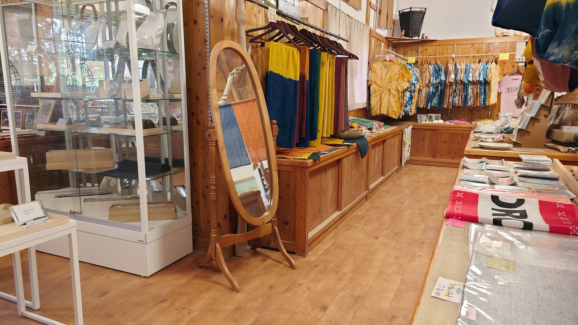 【与論民俗村】歴史と技術の品物が販売されています