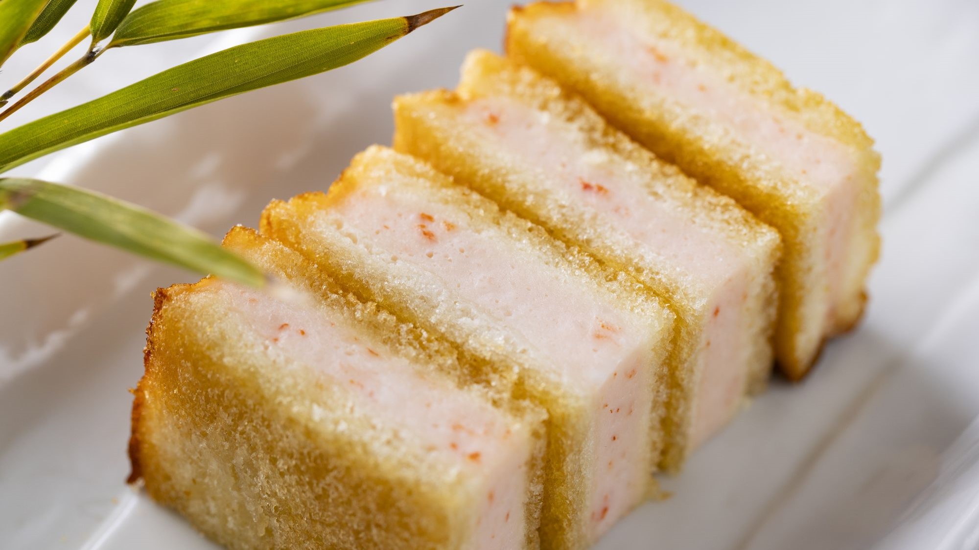 【朝食ビュッフェ】パンのサクサク感と、エビのふんわりした食感　長崎の郷土料理ハトシ