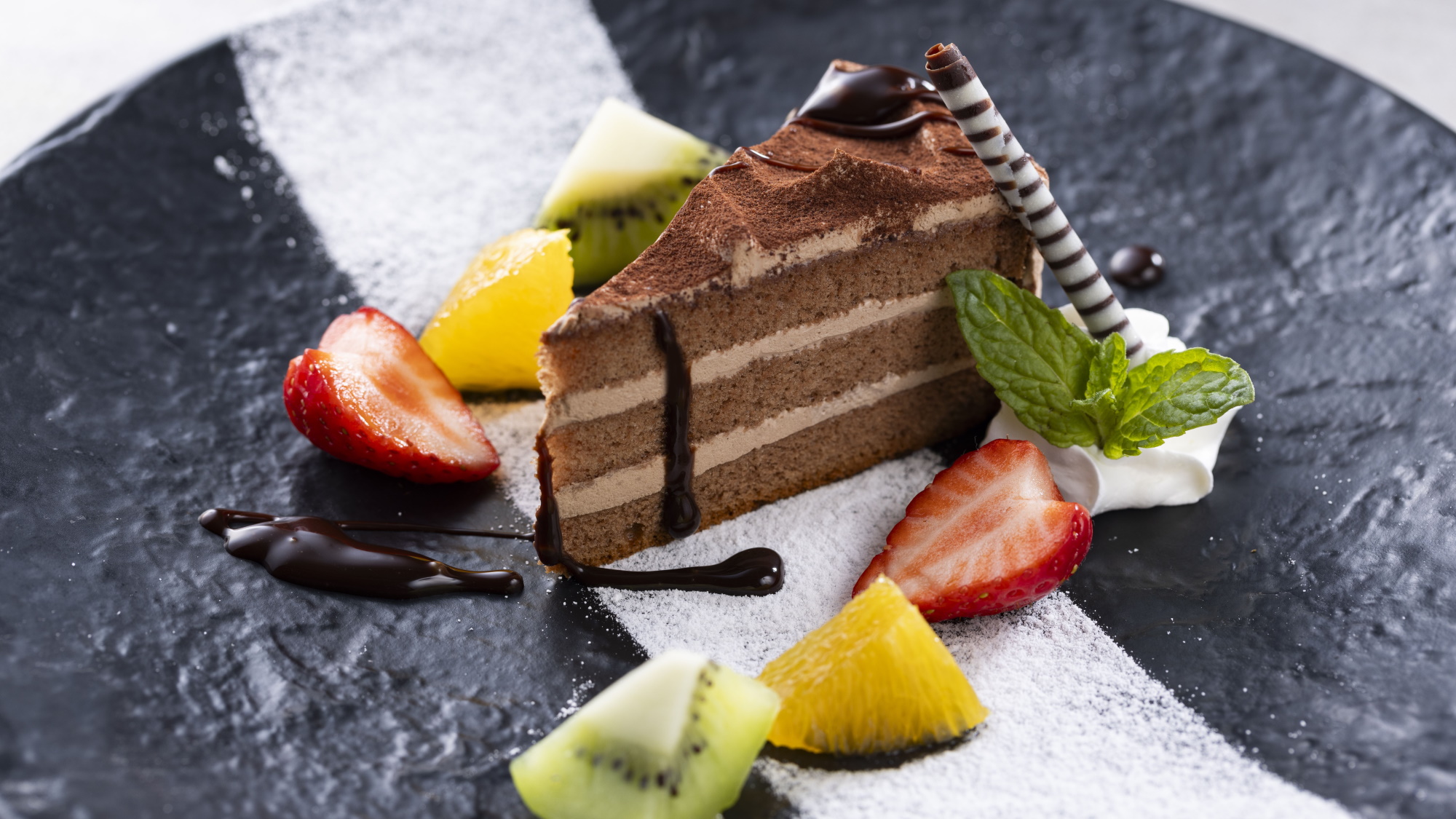 【ランチ・ディナー】本日のケーキとフルーツ※画像は一例です。