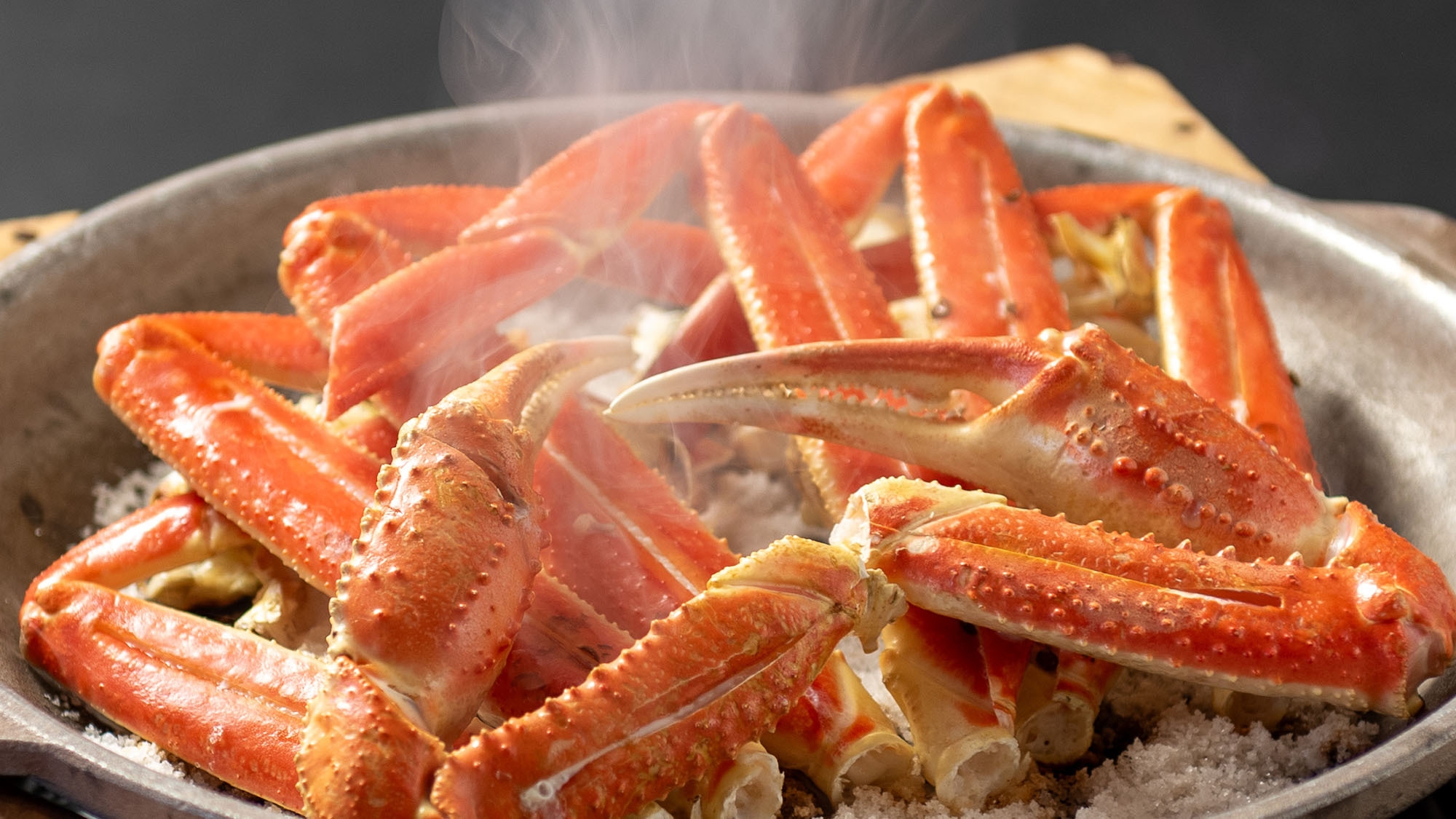 【かにすき＆陶板焼きプラン】お手頃価格で冬のかにを食べよう。女将考案カニスティックも付いてます！