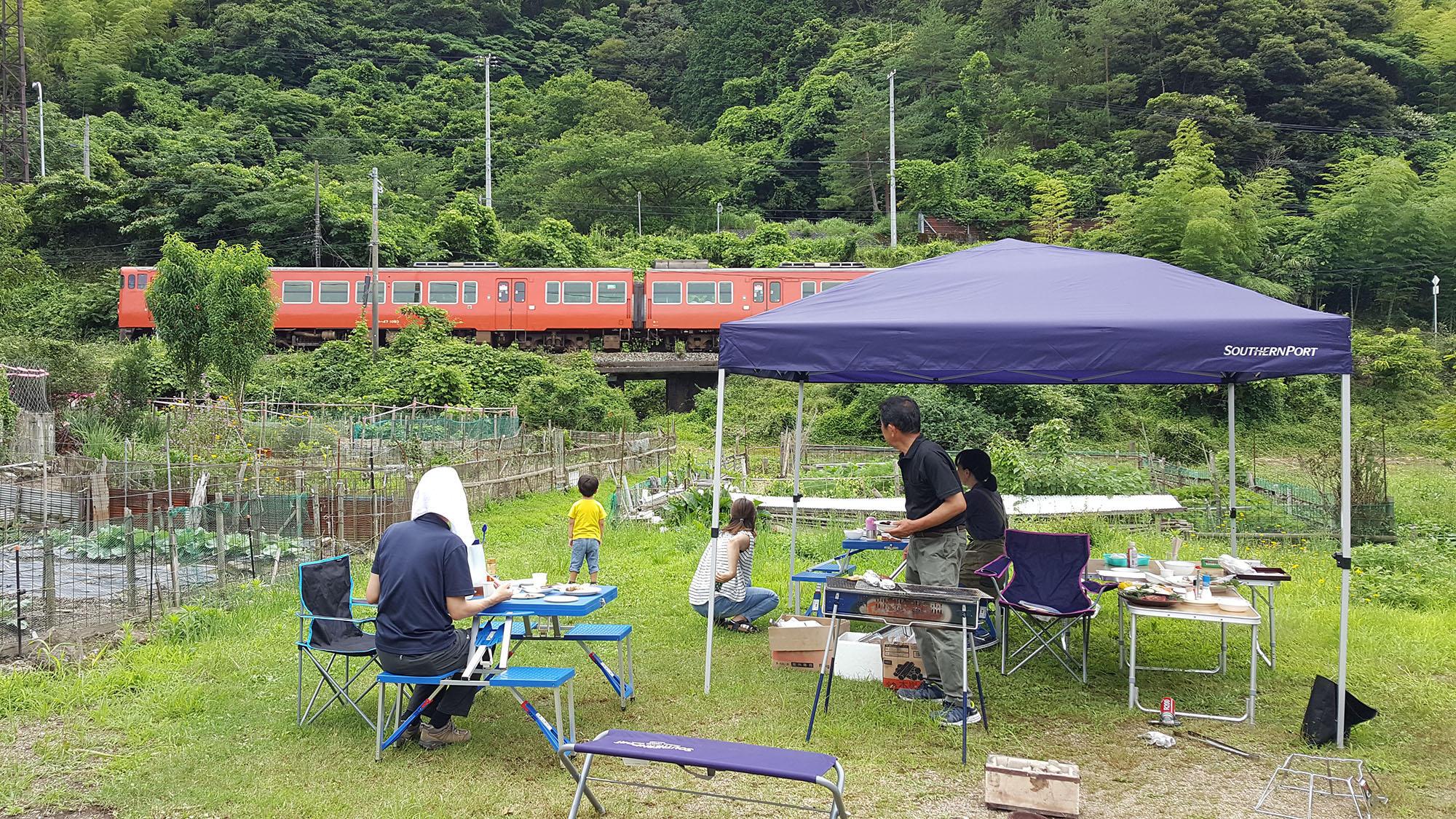 ＢＢＱエリアでは、山陰線がこんなに近くに見える！