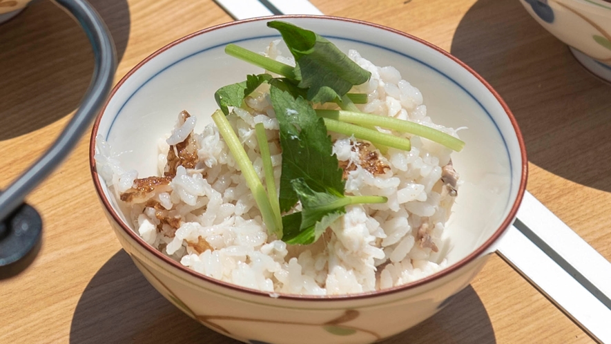 ダッチオーブンで鯛めし作り