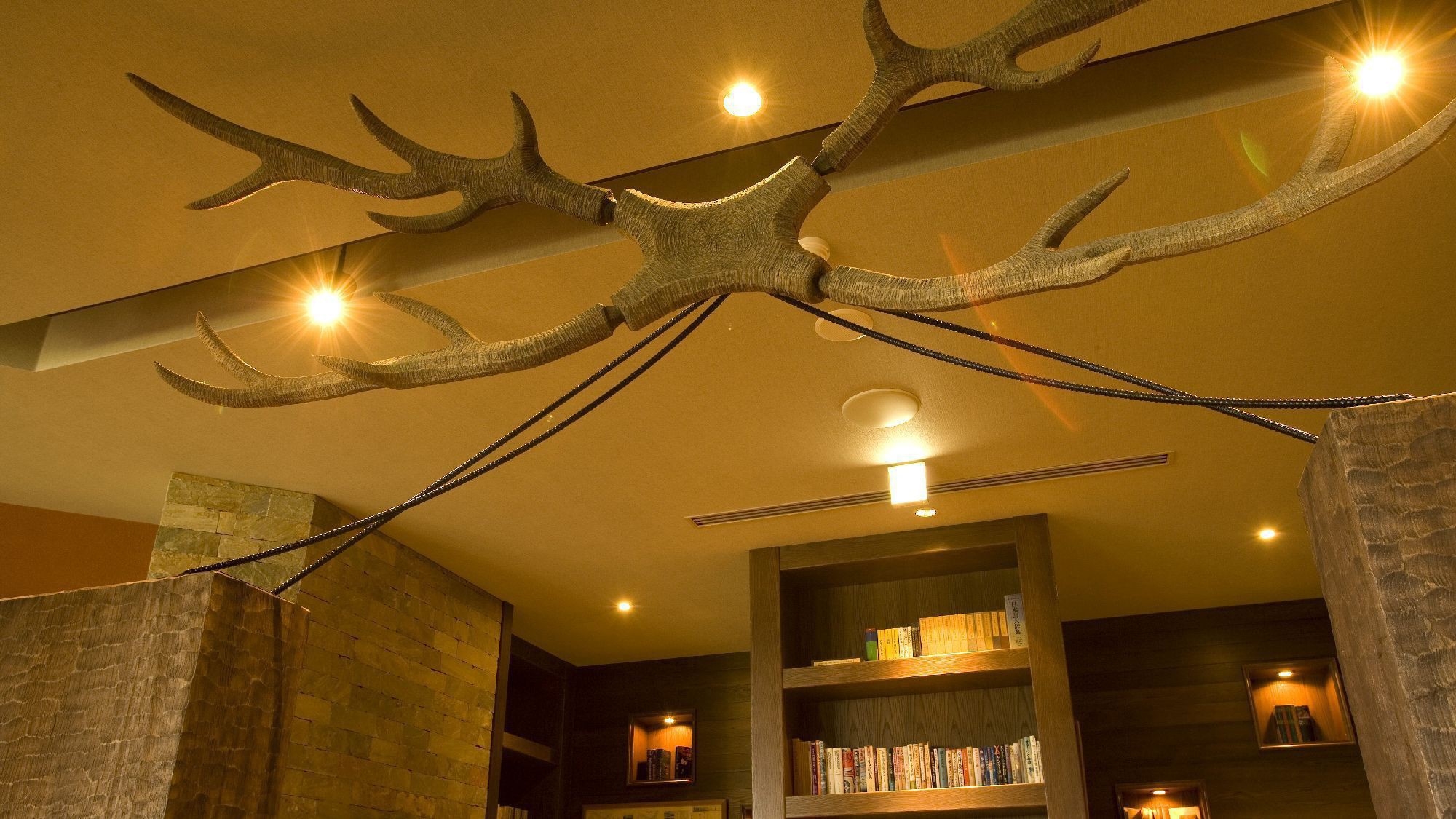 【バーで寛ぐ】バーで飲み放題90分＆チーズ盛り合わせ付き／バイキング