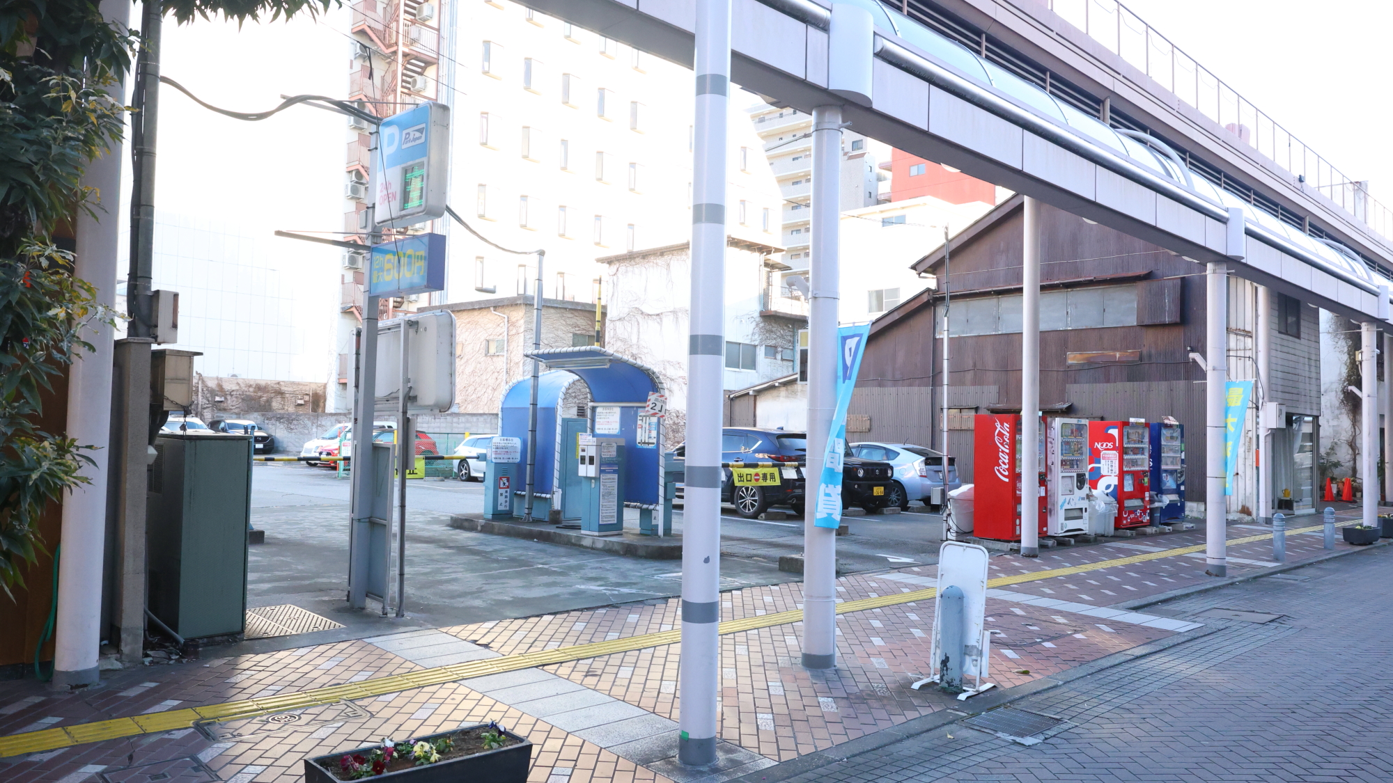 提携駐車場　入口