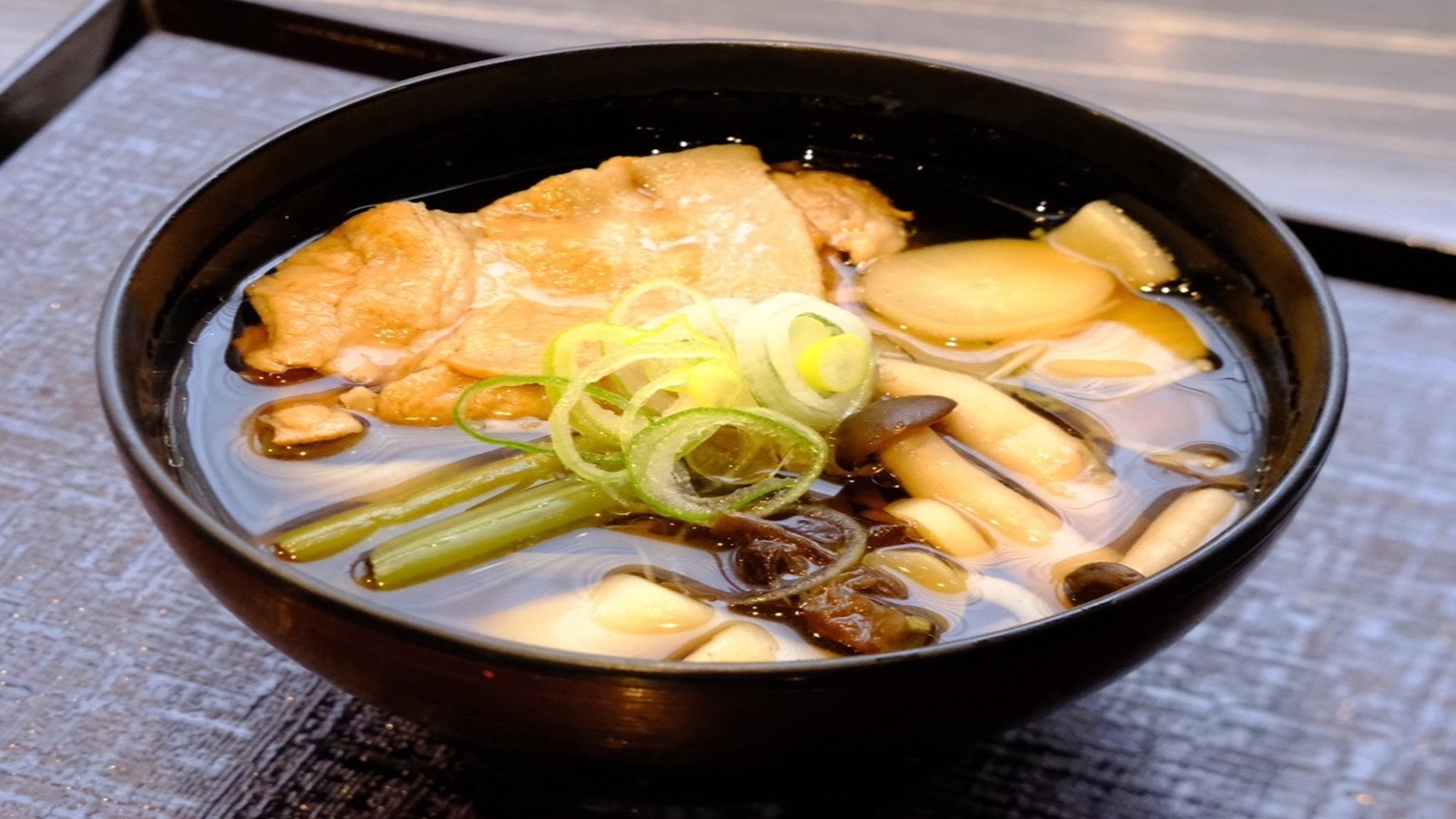 ■ご当地メニューほうとう　山梨名物「山菜ほうとう」